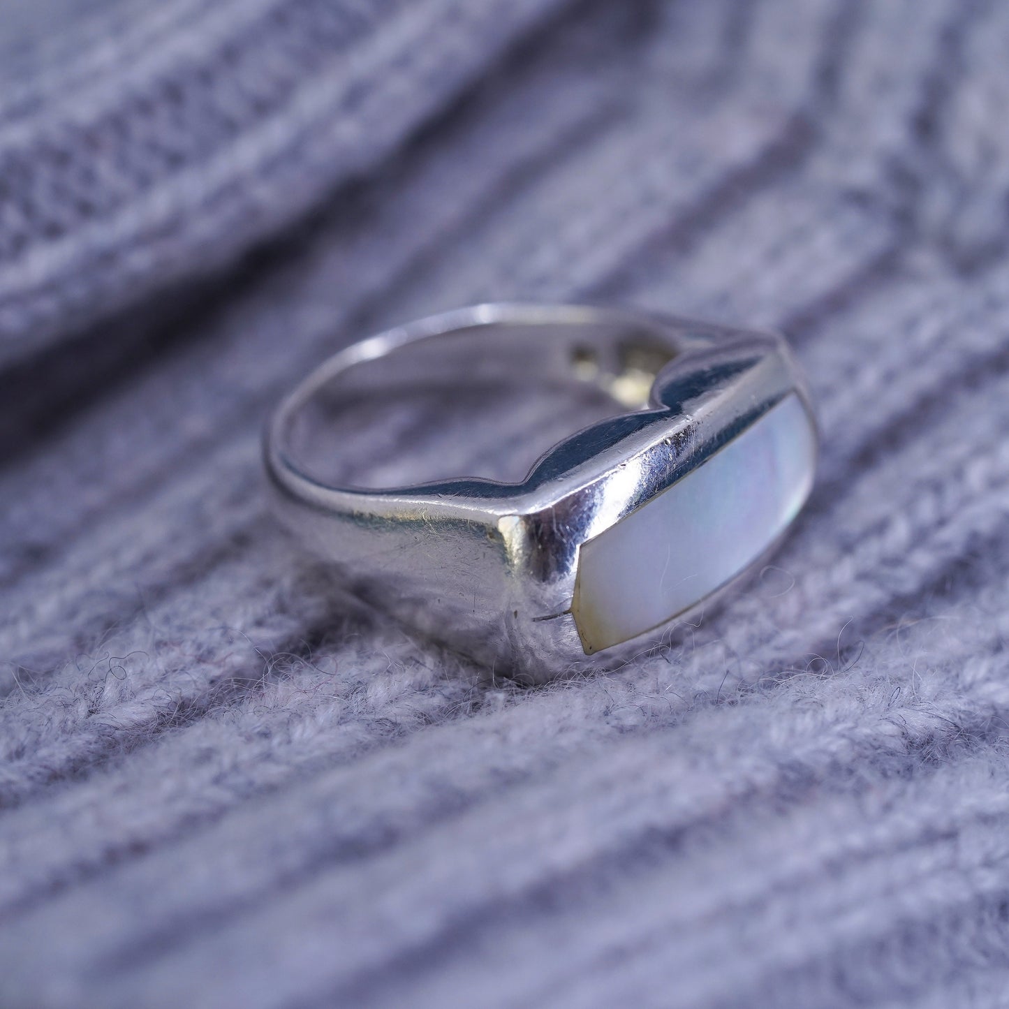 size 8, southwestern sterling silver 925 band ring with mother of pearl inlay
