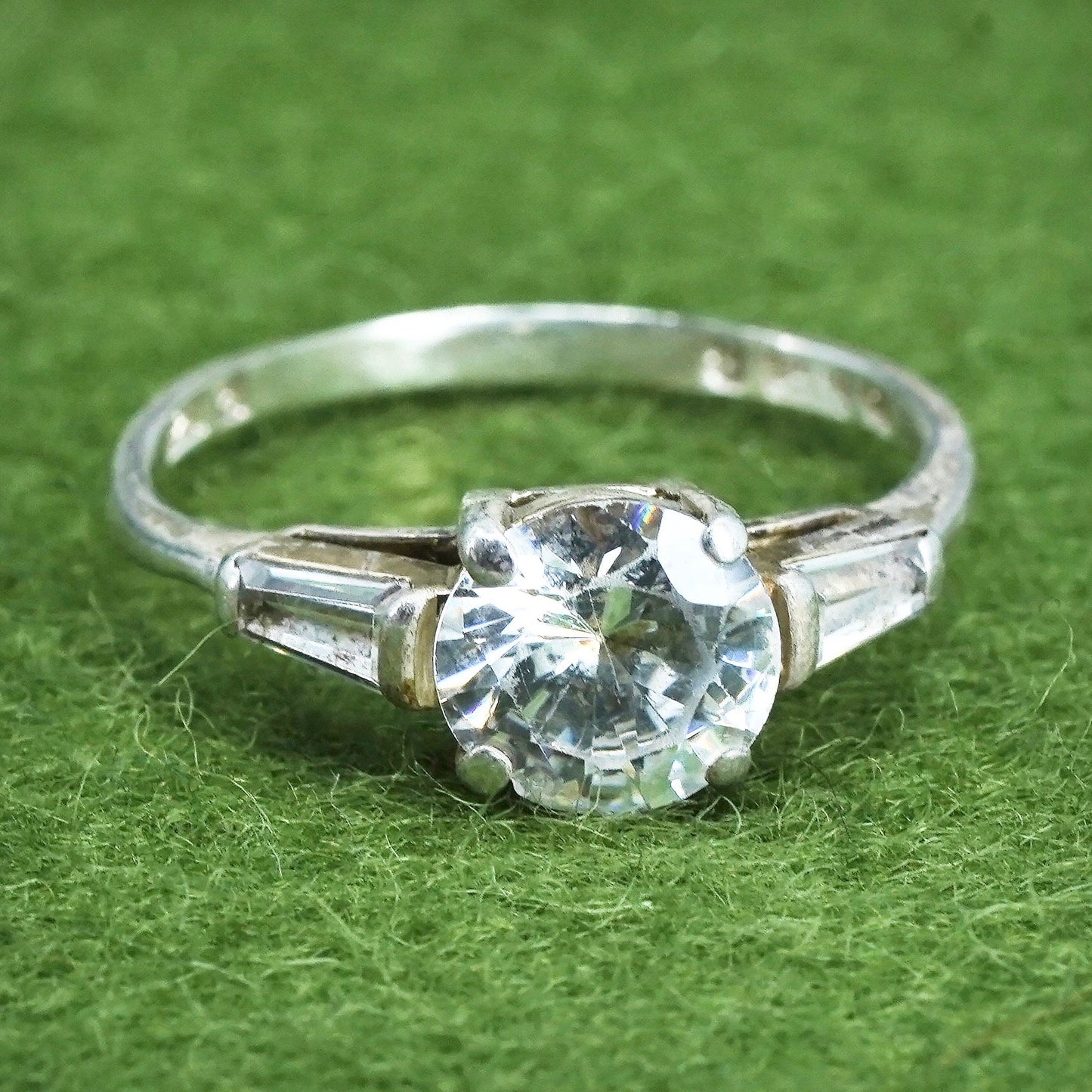 Size 8, vintage Sterling 925 silver engagement ring with round cut CZ