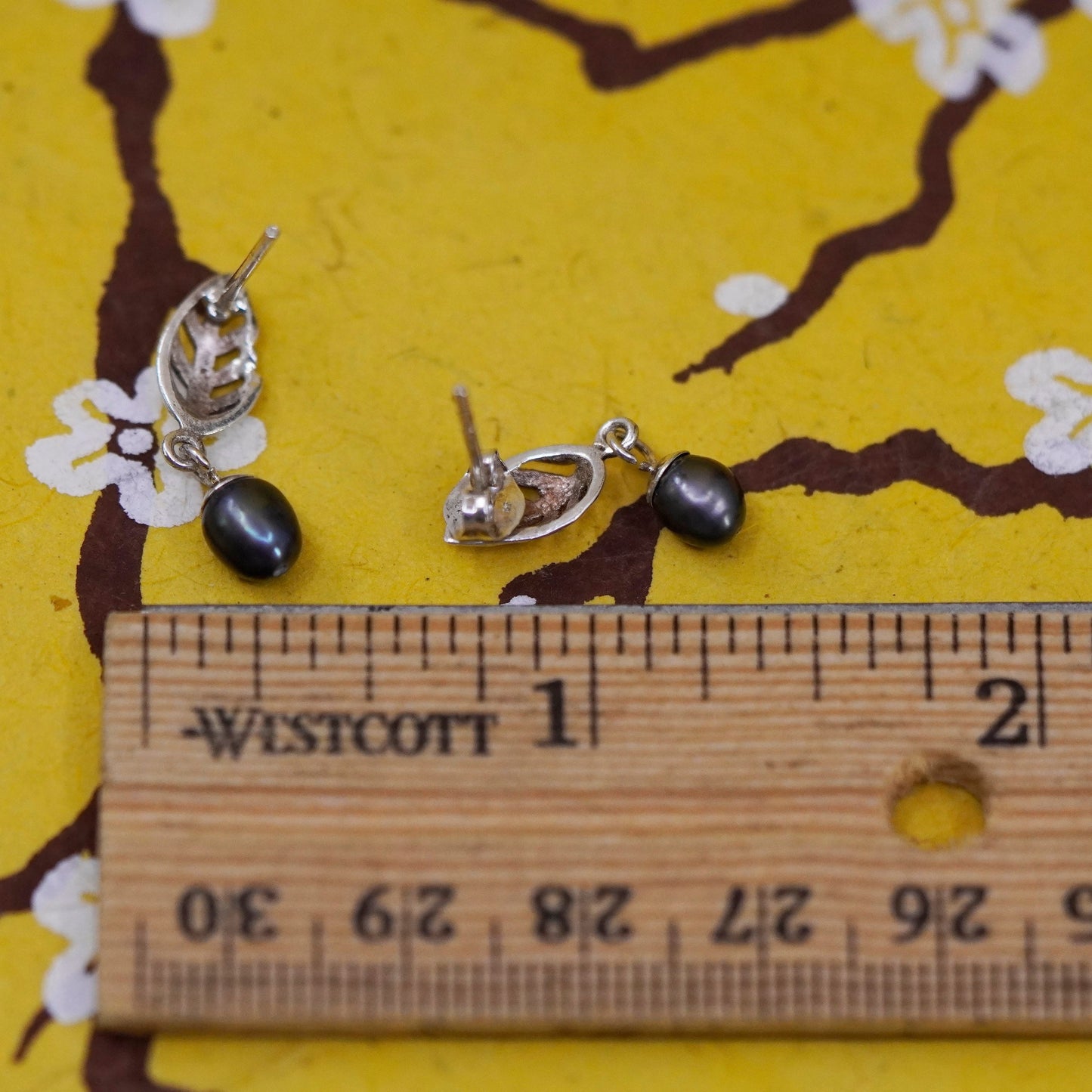 Vintage handmade sterling 925 silver leafy earrings with black pearl