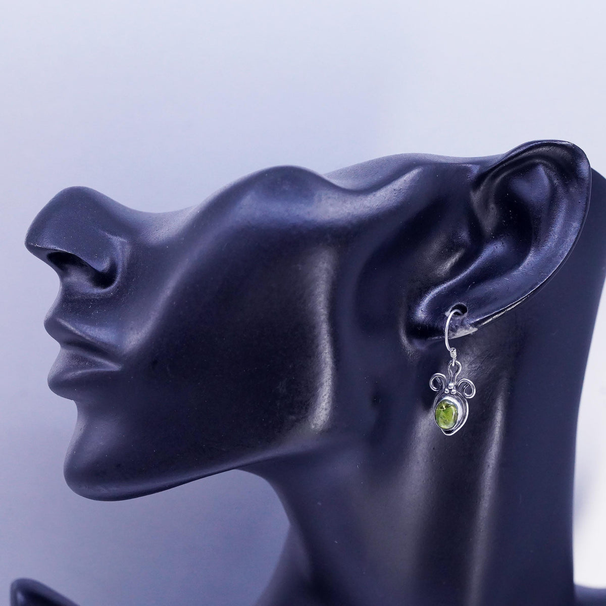 Native American Vernon Mansfield STERLING 925 SILVER teardrop earrings peridot