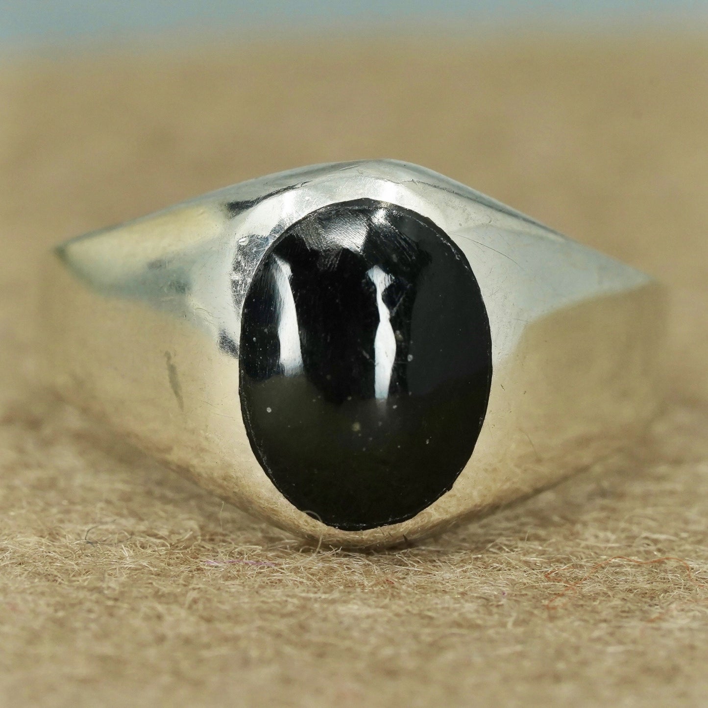 Size 12.5, vintage Mexican Sterling 925 silver handmade ring with onyx inlay