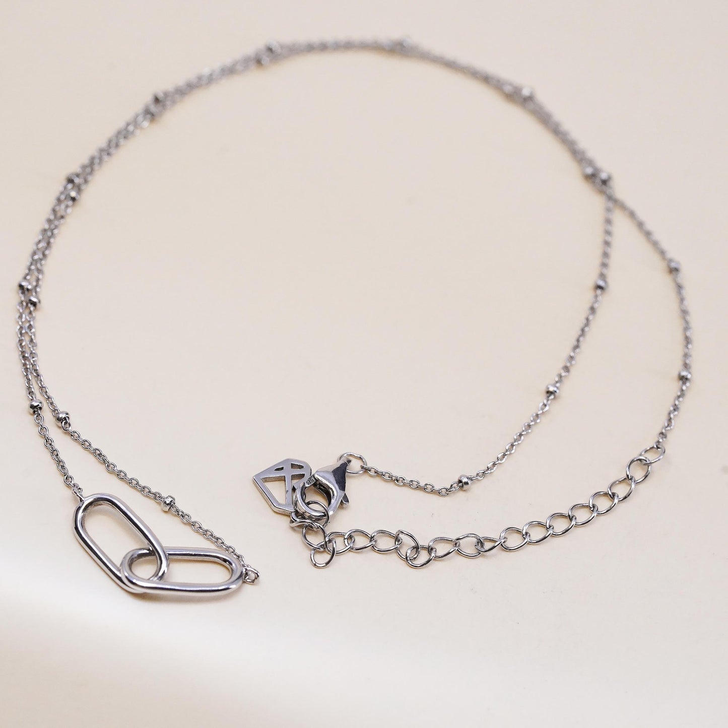 16+2", Vintage sterling silver bead chain necklace with entwined oval pendant