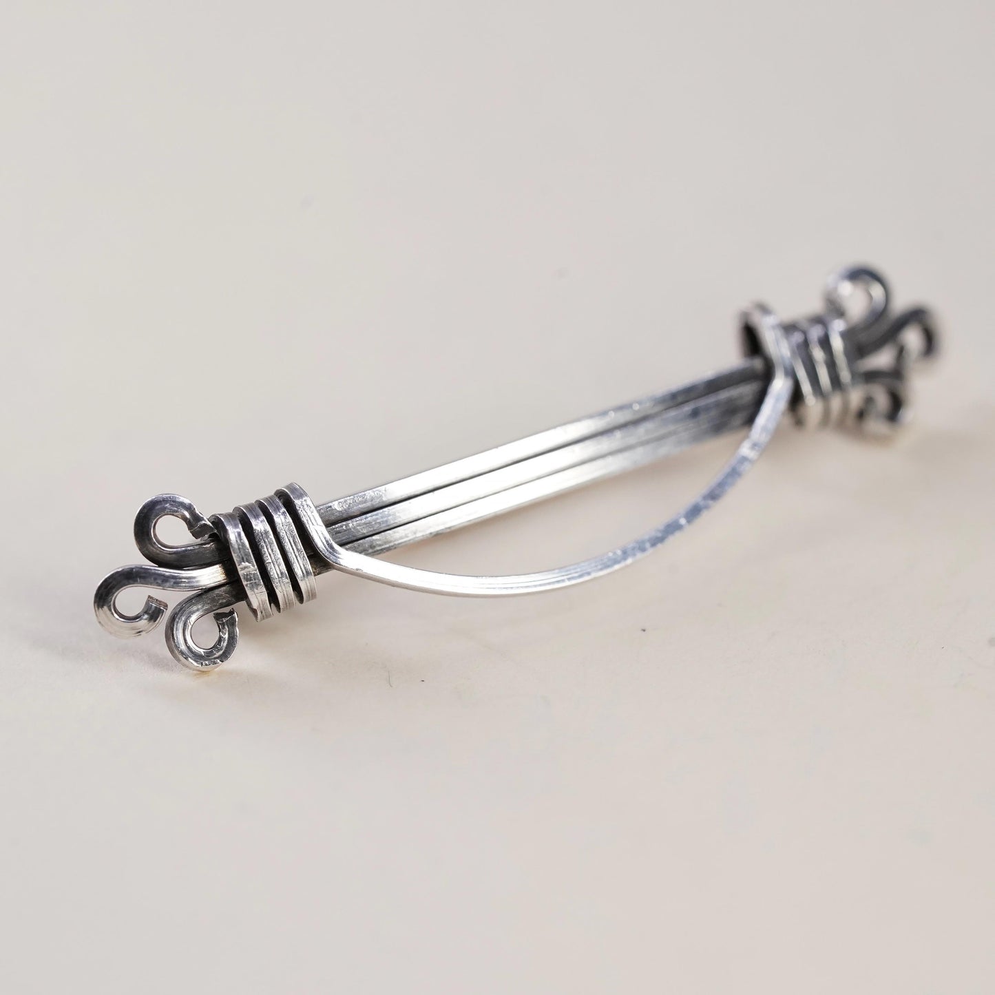 Vintage sterling silver 925 wired brooch pin