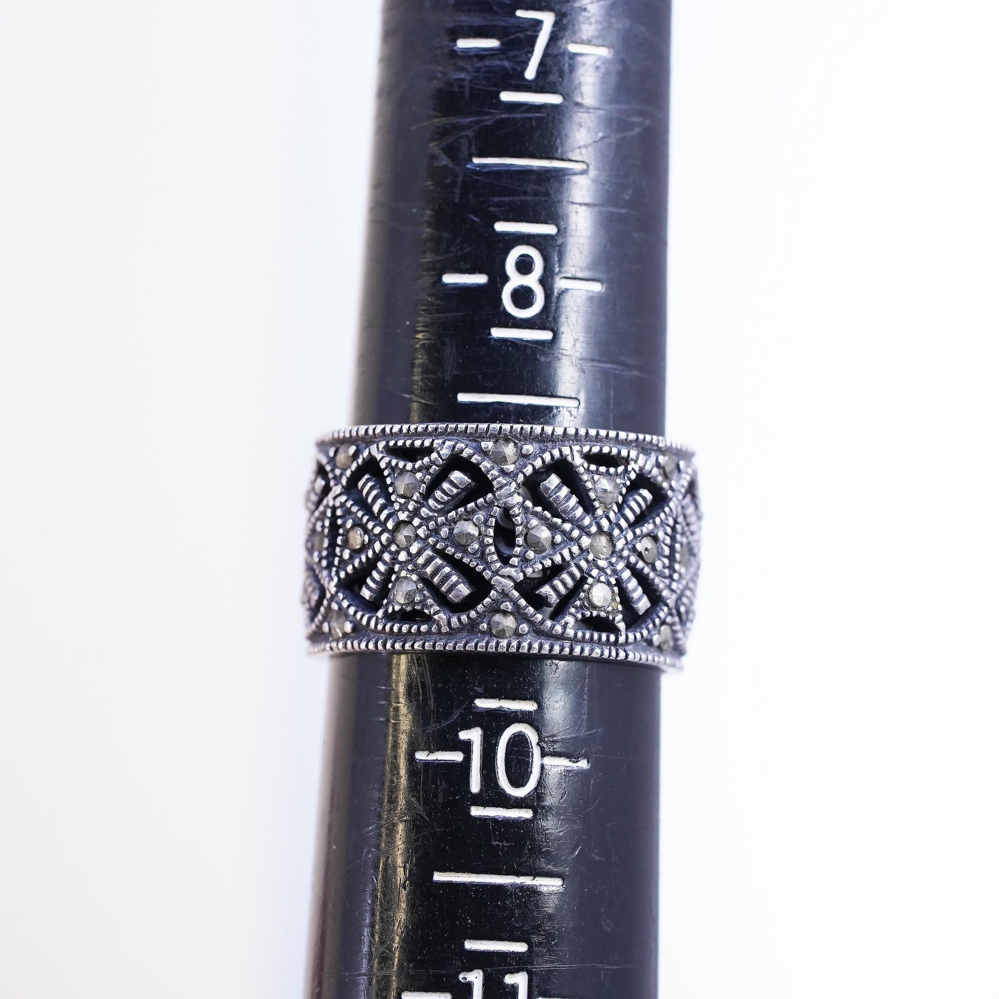Size 8.5, VTG Sterling silver ring, 925 filigree cross band cluster Marcasite