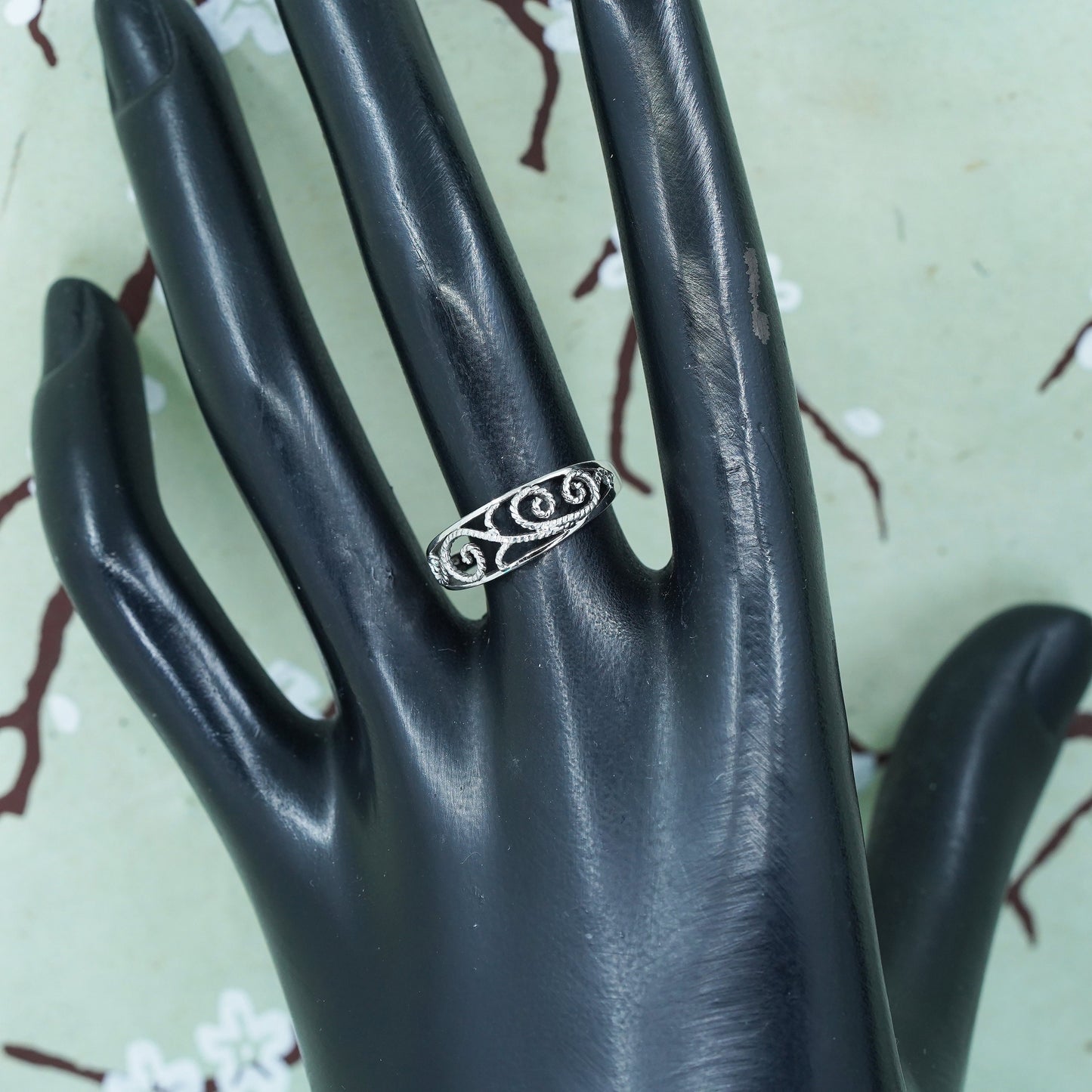Size 7, Vintage sterling silver handmade sprial ring, 925 silver statement band