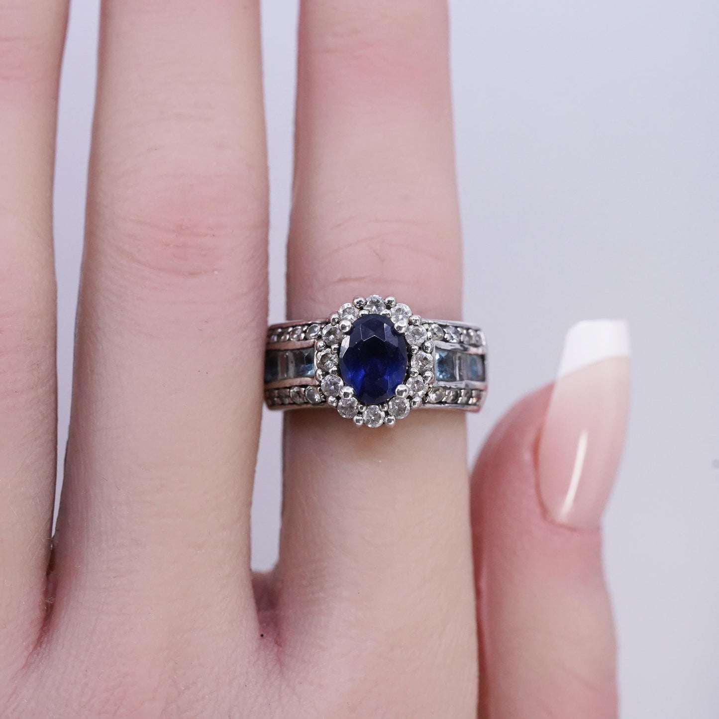 size 6, Vintage Sterling Silver Ring, 925 Ring oval blue Sapphire glass cz