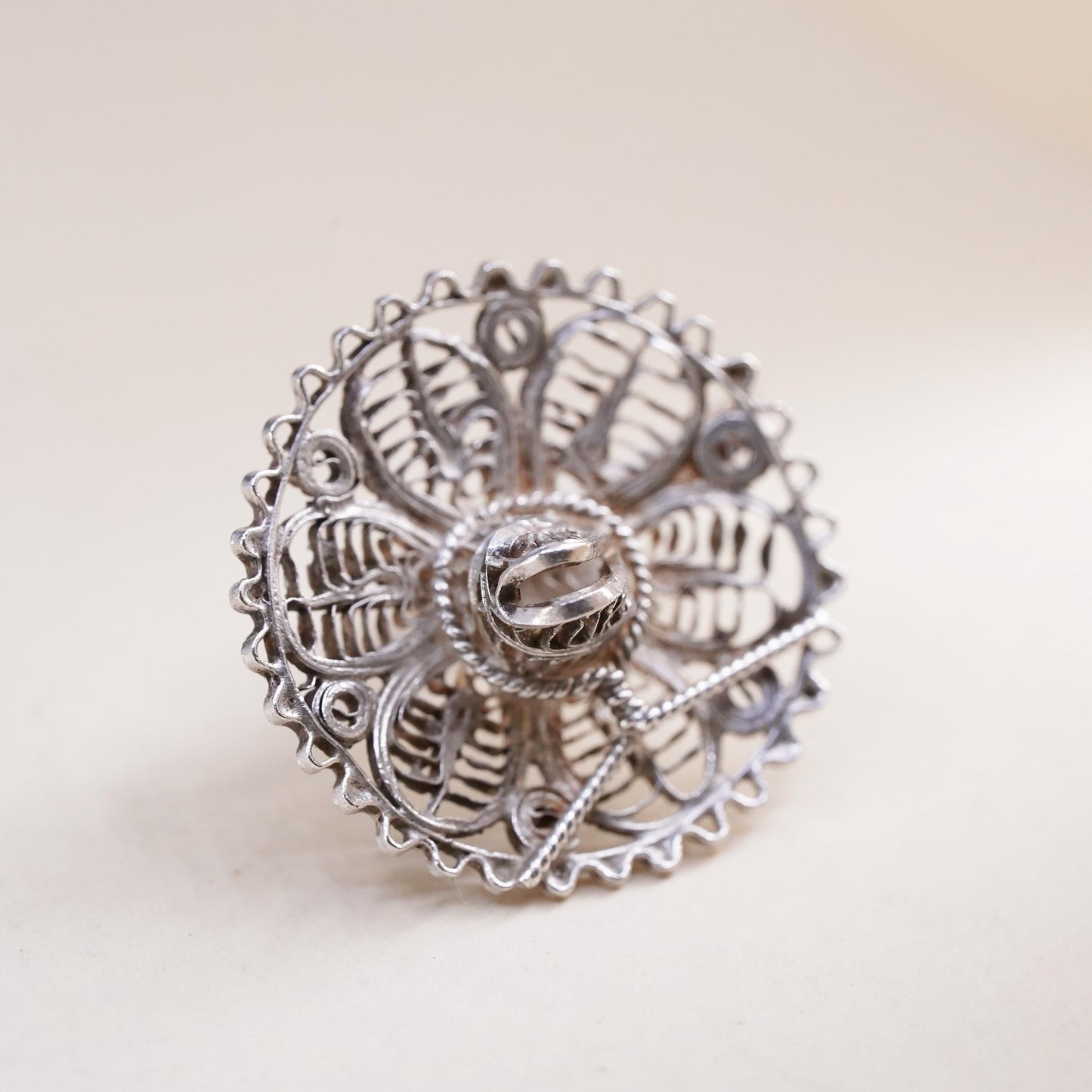 Mexican sterling silver single earring, 925 filigree sombrero hat screw back