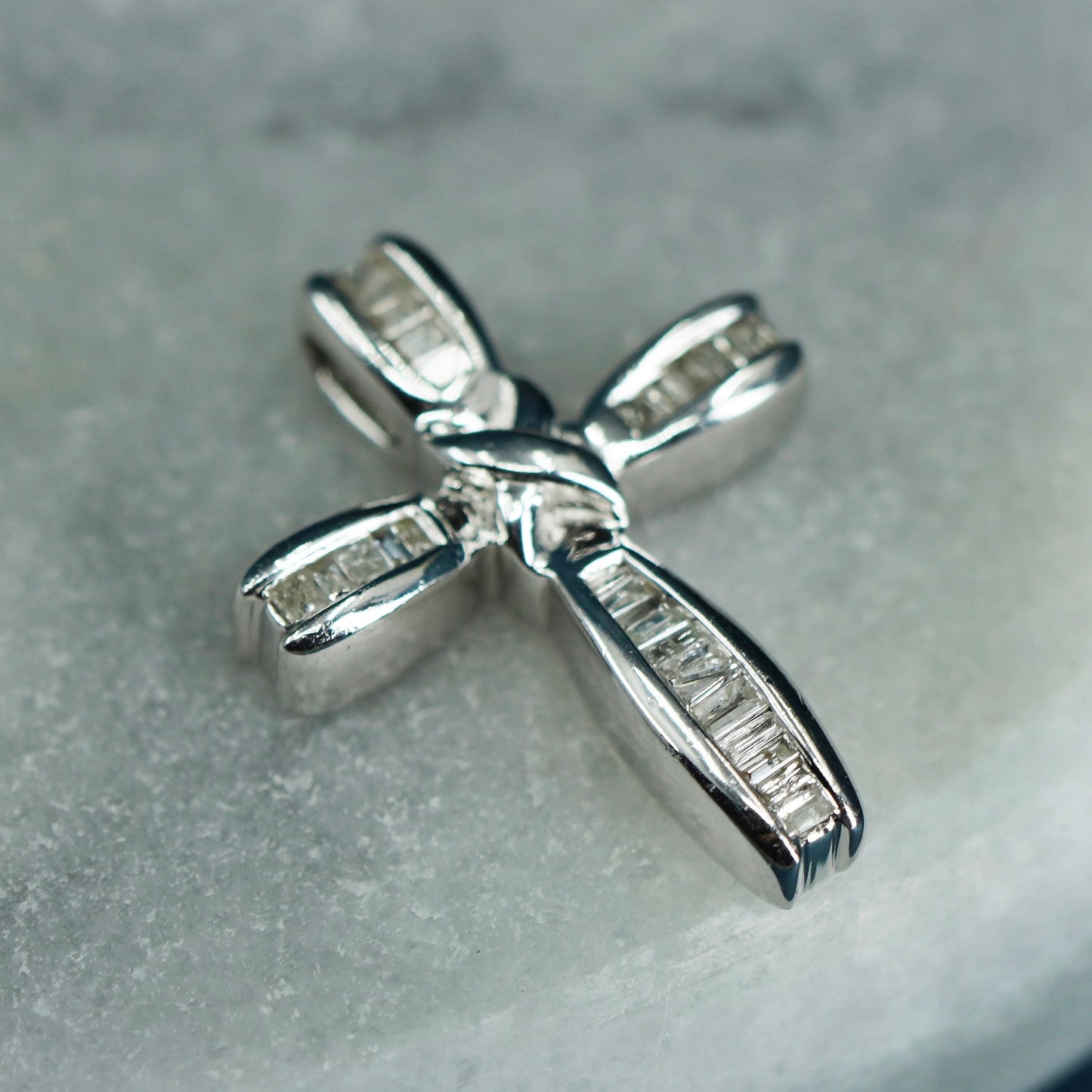 Vintage elegant Sterling silver 925 cross pendant with cluster genuine diamonds