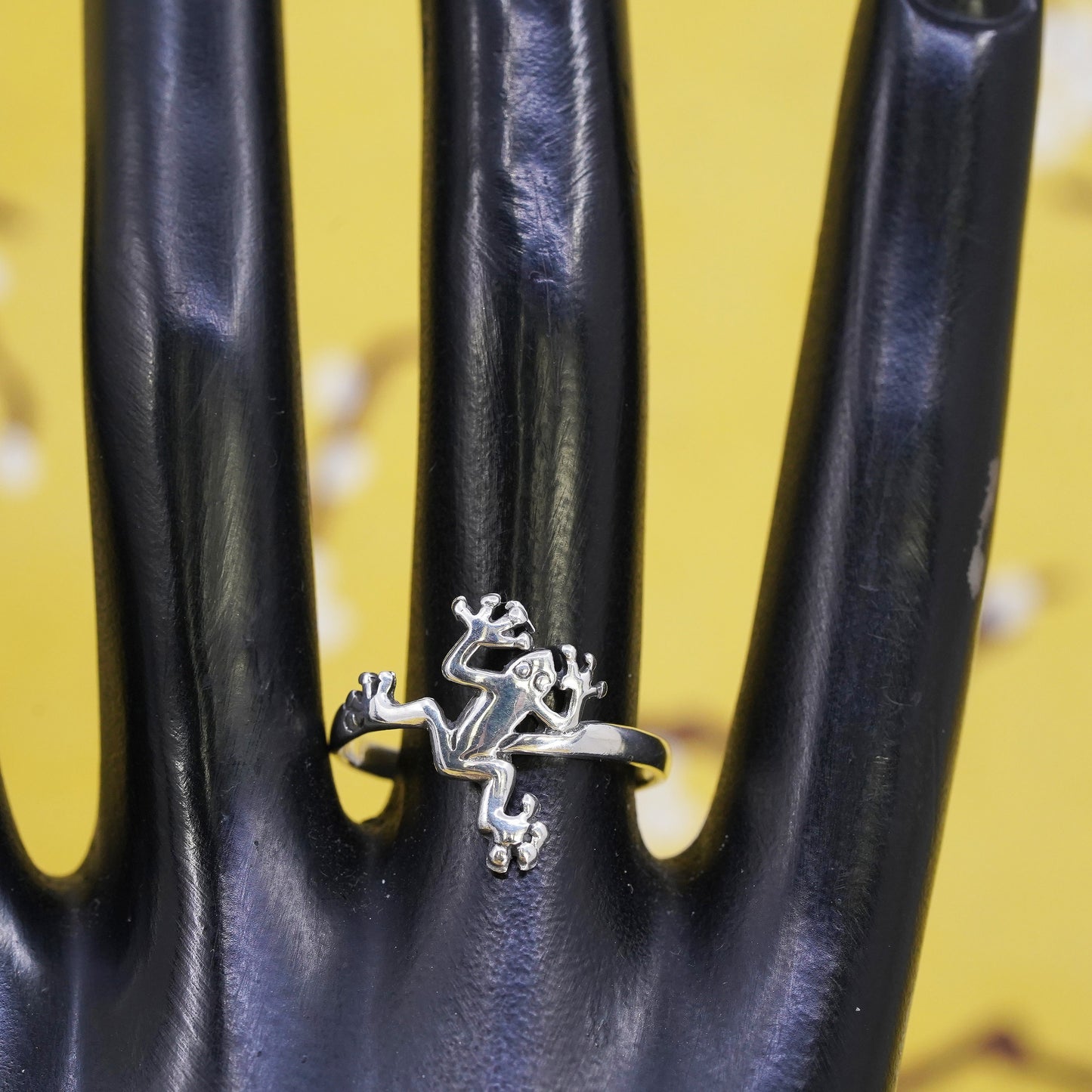 Size 8.5, vintage Sterling 925 silver handmade lotus leaf with frog ring
