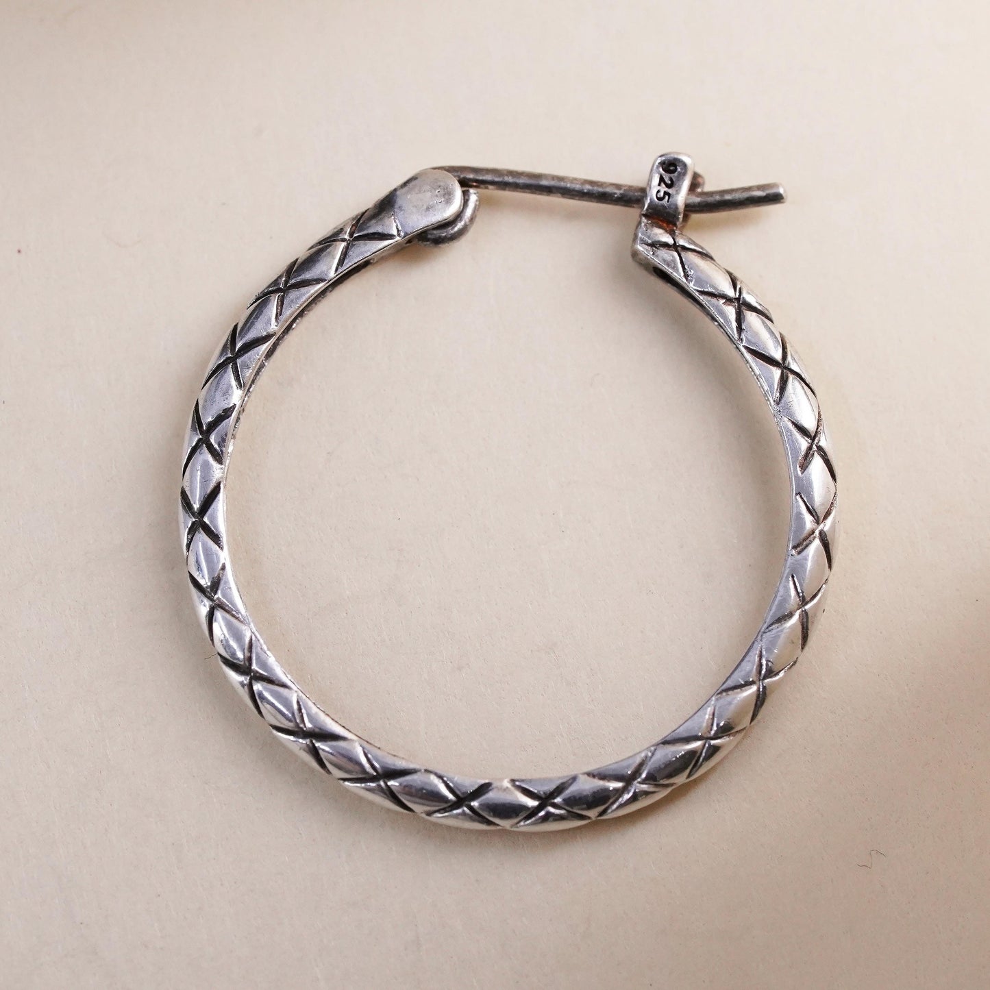 0.75", Vintage sterling silver single earring, fashion minimalist textured hoop