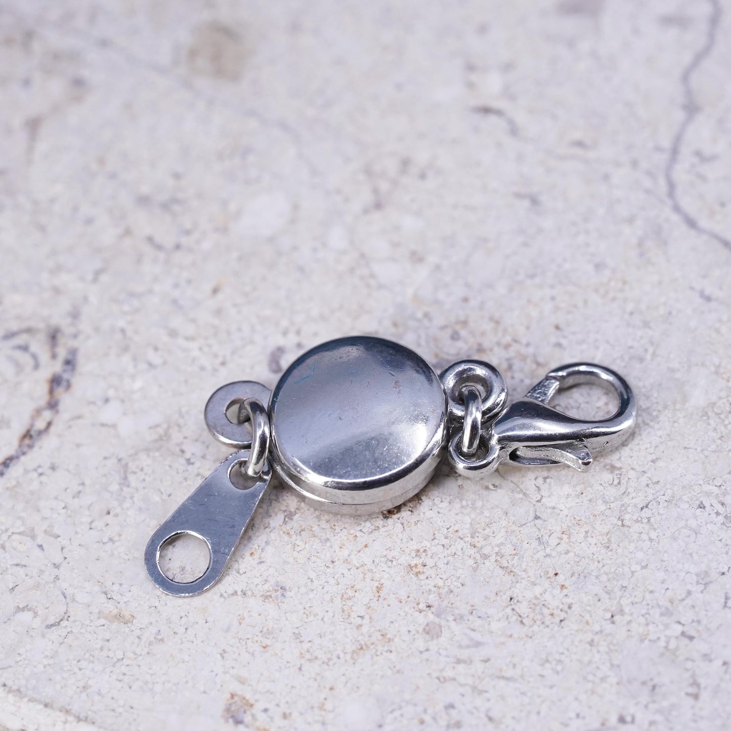 silver tone magnetic clasp