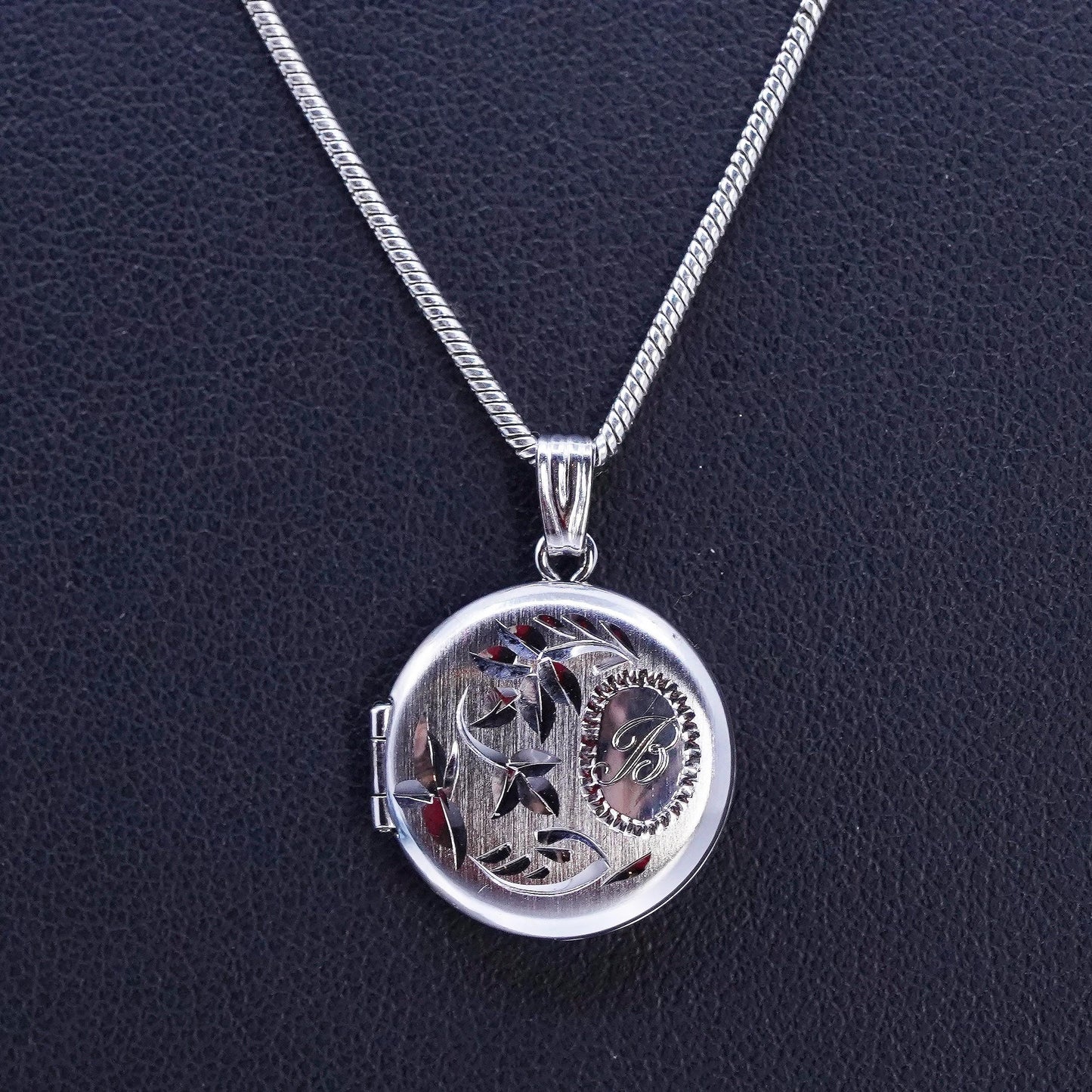 18", Sterling 925 silver snake chain necklace with circle photo locket pendant