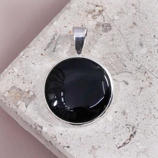 Vintage Sterling 925 silver handmade circle pendant with onyx inlay
