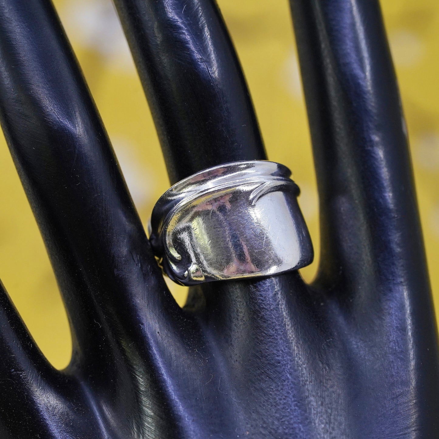 Size 7, vintage silver tone handmade spoon ring