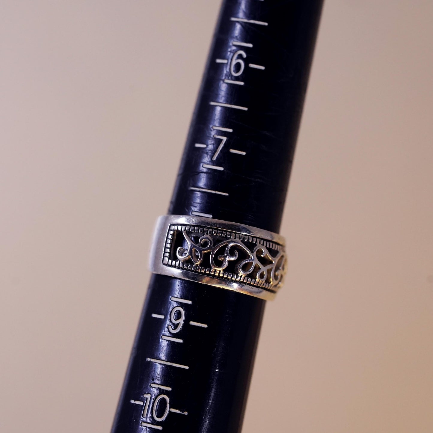 Size 8, vintage Sterling silver handmade ring, 925 band with Filigree swirl