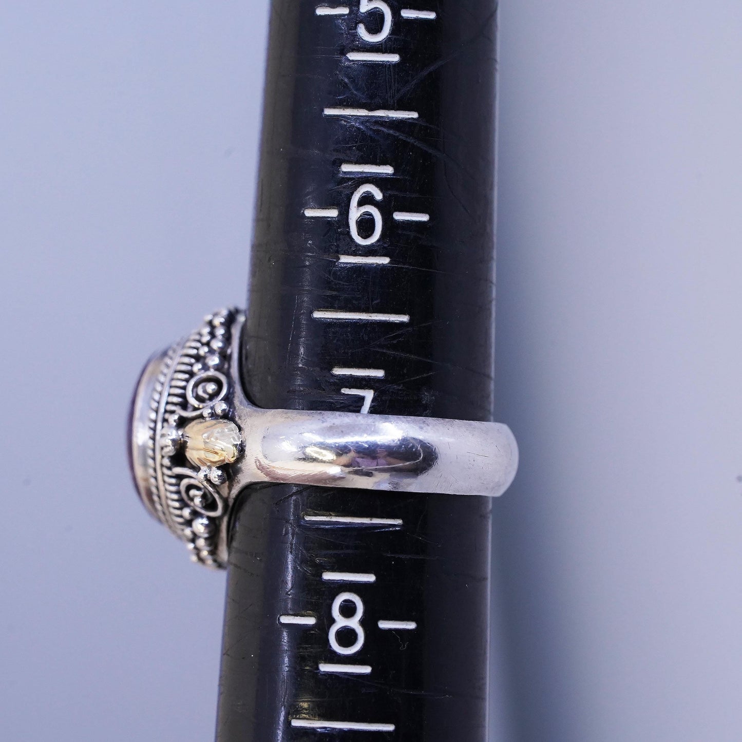 Size 7, VTG 925 Sterling silver ring with 14K Gold leaf, oval amethyst cable