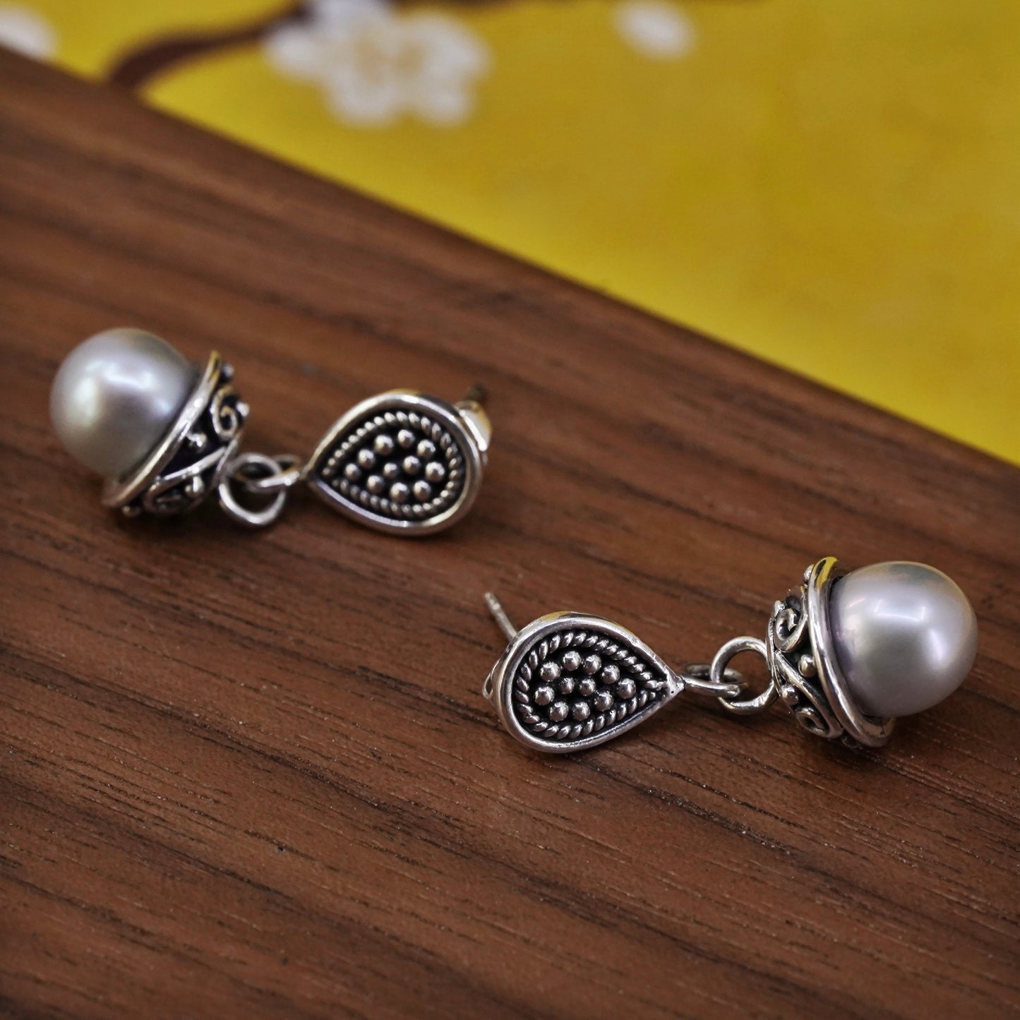 Vintage handmade sterling 925 silver Bali earrings with gray pearl