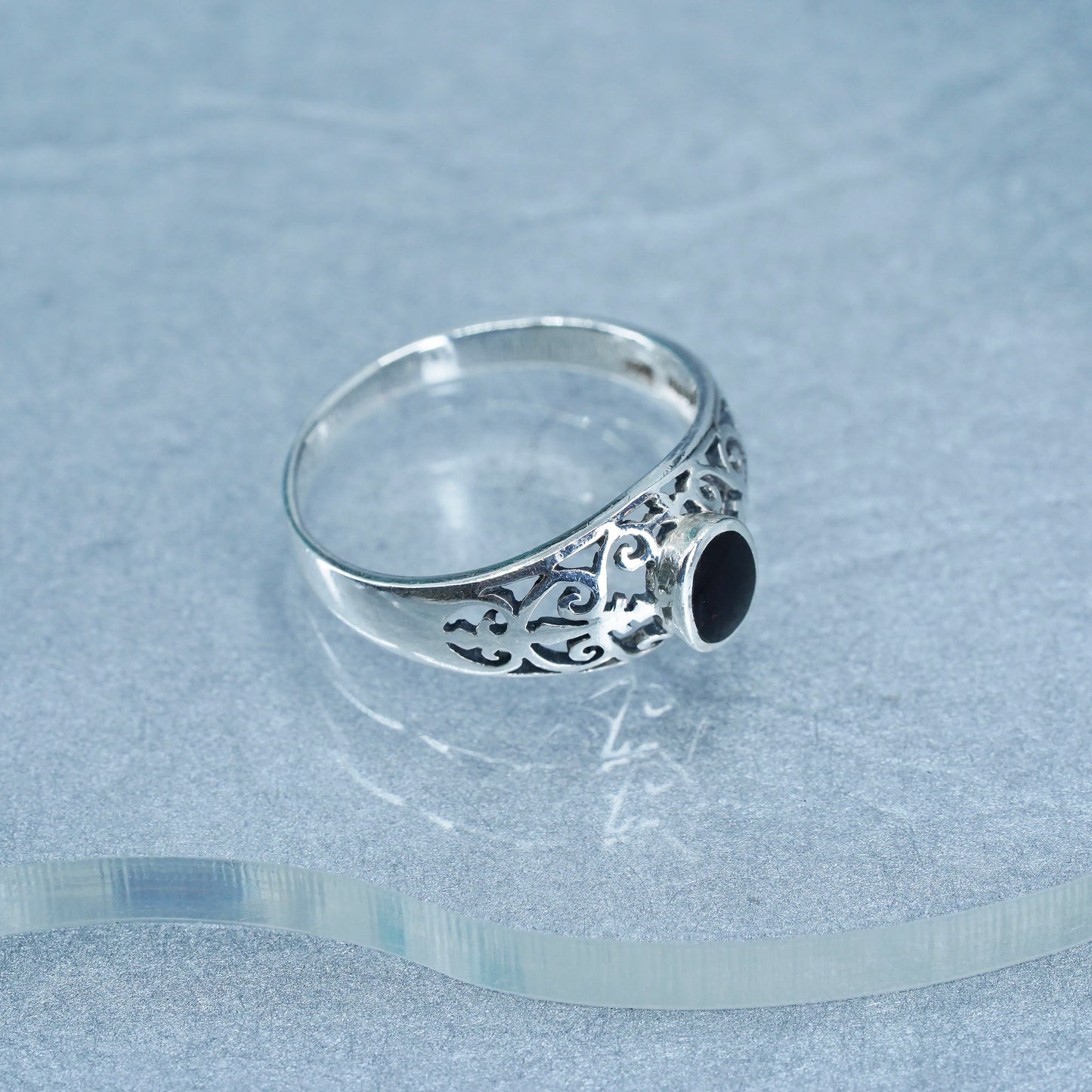 Size 9, vintage Sterling 925 silver handmade filigree ring with onyx
