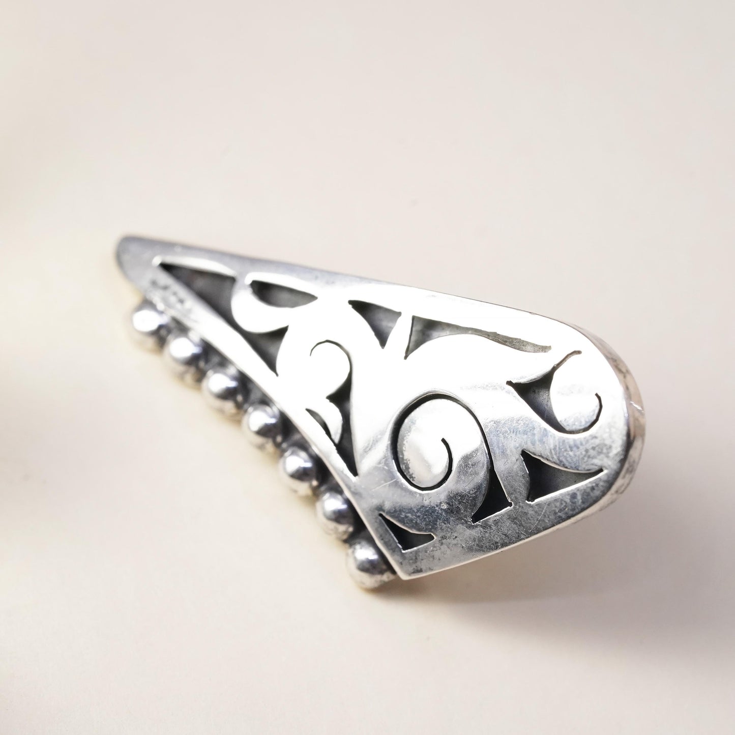 Vintage Mexican sterling silver single earring, 925 screw back with cut out