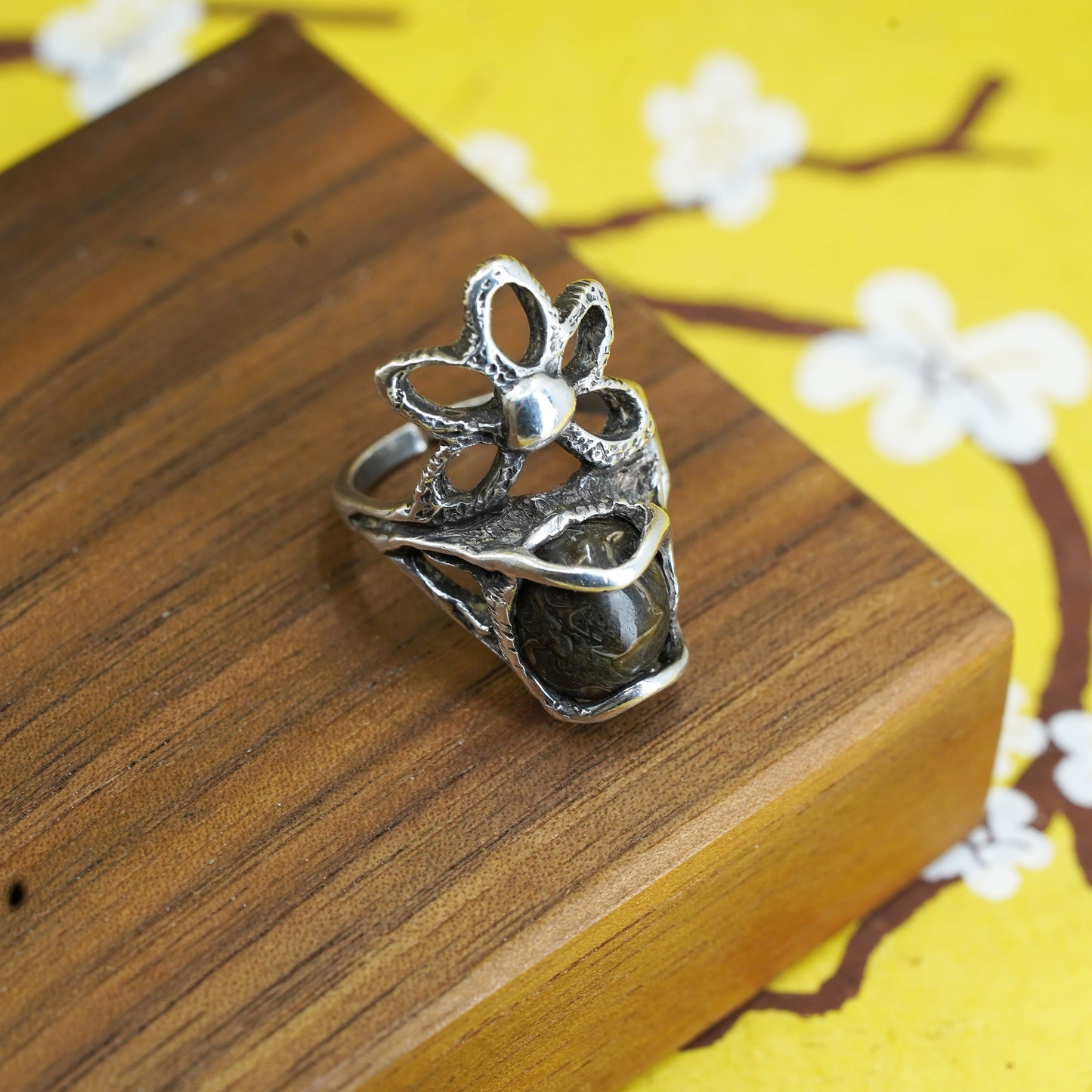 Size 7, vintage Sterling silver handmade ring, 925 flower with jasper
