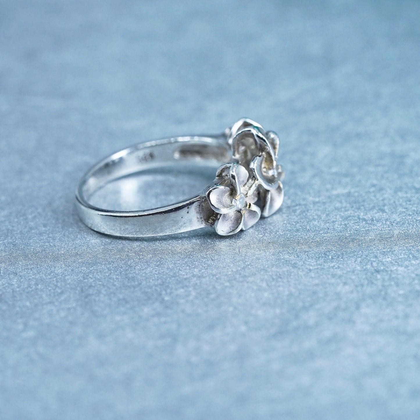 Size 6, vintage Sterling 925 silver handmade plimeria flower ring with cz