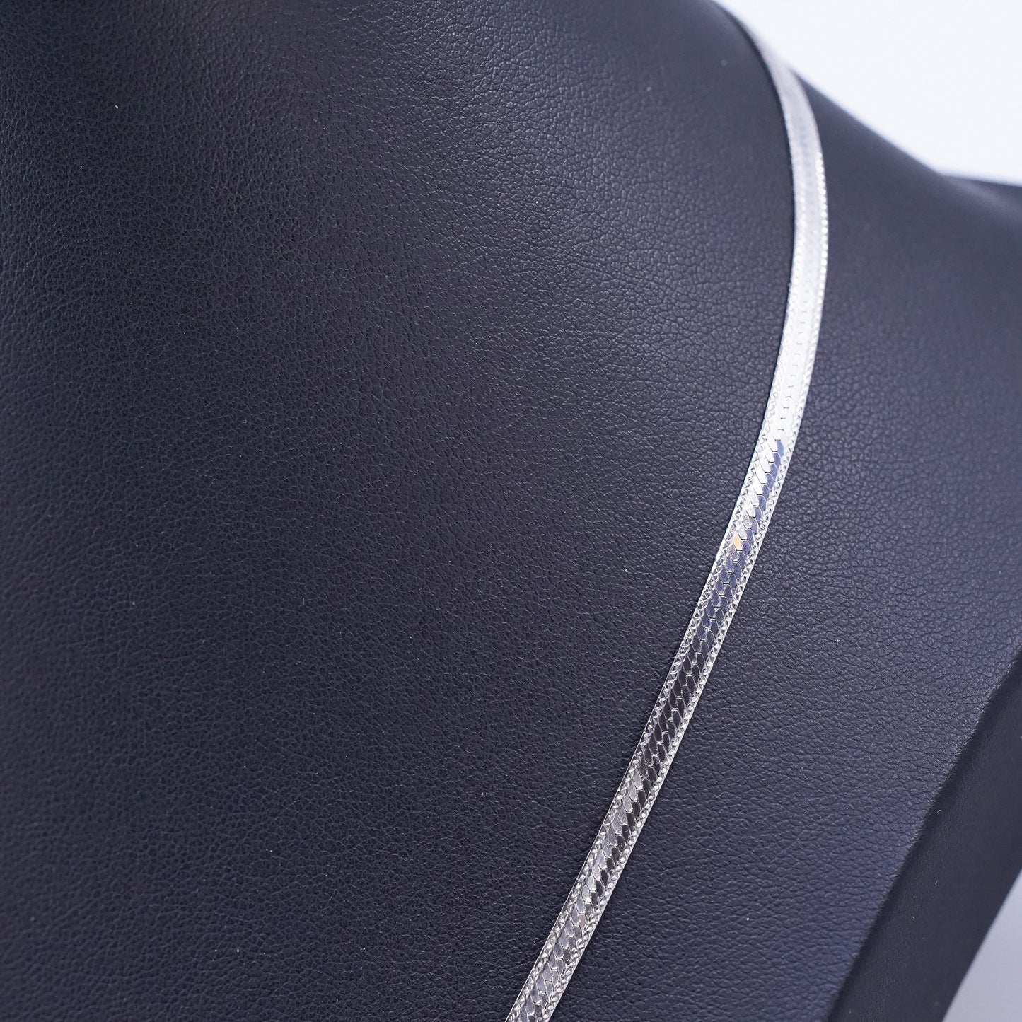20", vintage Italian Sterling 925 silver textured herringbone chain necklace