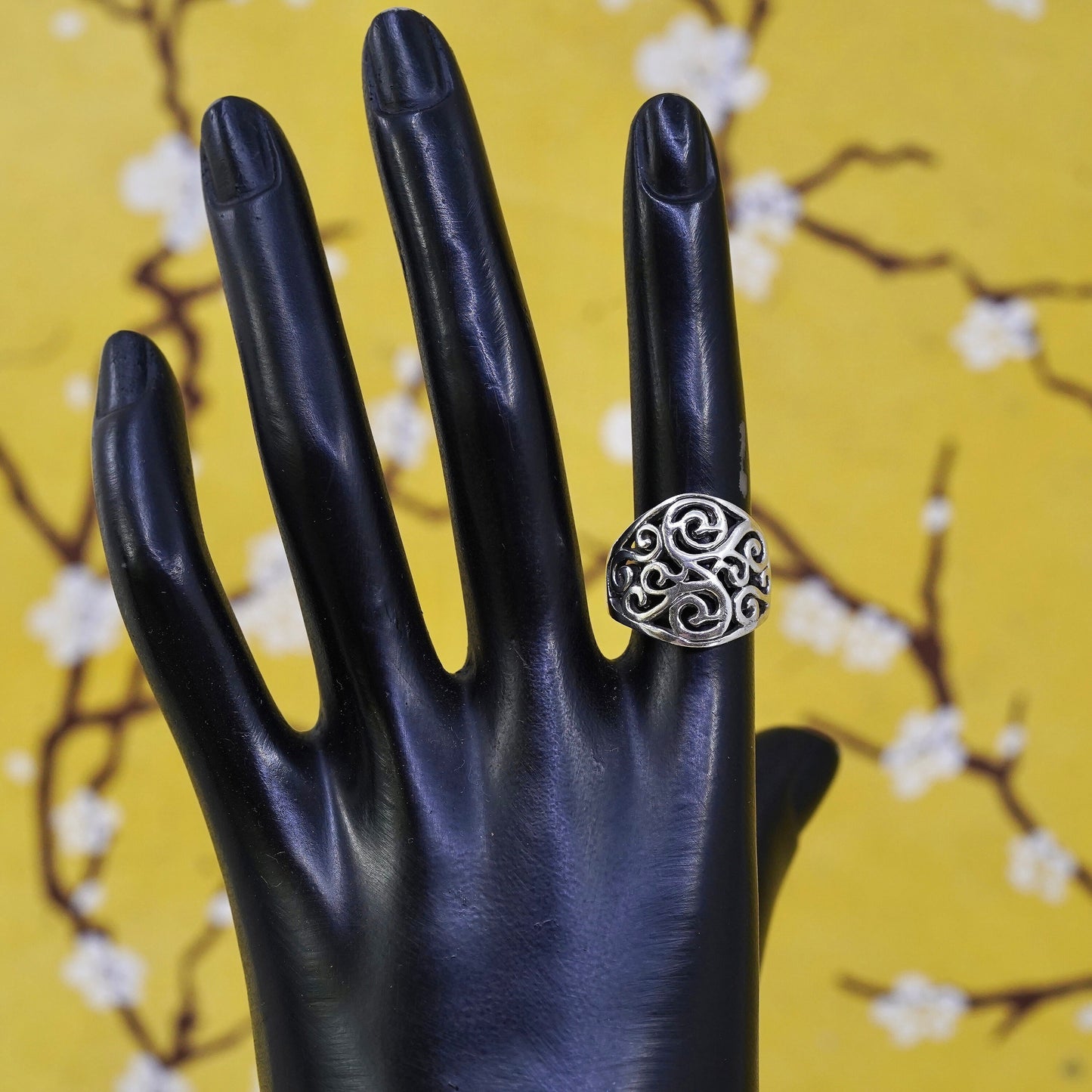 Size 6, vintage Sterling 925 silver handmade ring, filigree S band