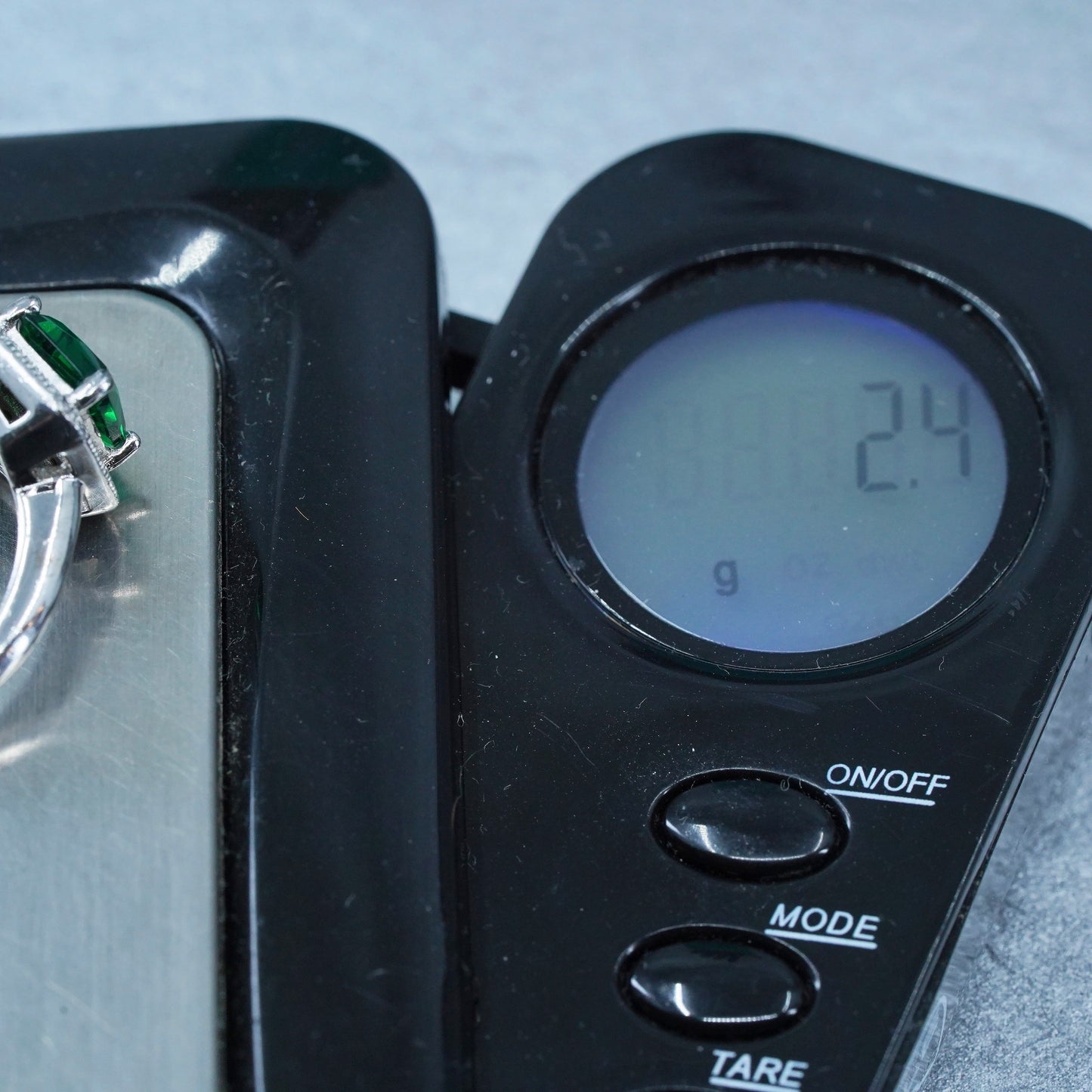 Size 6, vintage Sterling 925 silver handmade ring with emerald and cz around