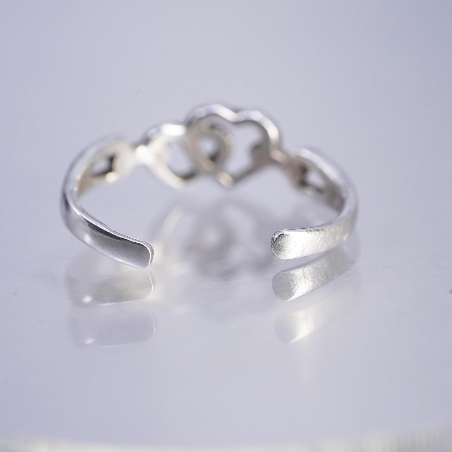 Size 4, vintage Sterling 925 silver ring, double heart stackable open band