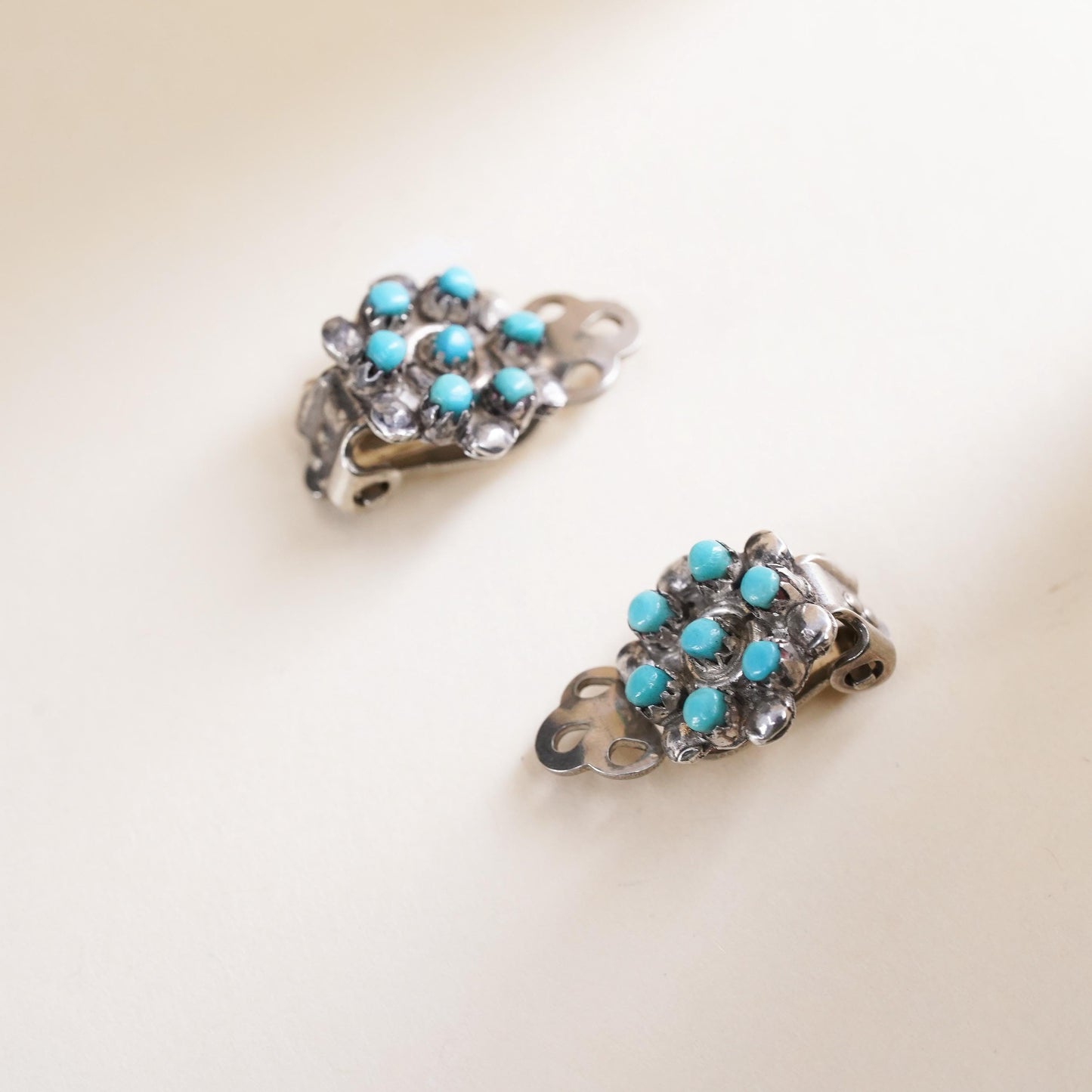 Native American 925 Sterling earrings, 925 flower clip on earrings turquoise
