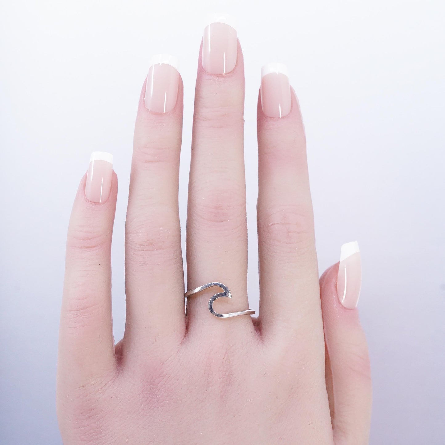 Size 9, vintage southwestern Sterling 925 silver thin ring, wavy wave band