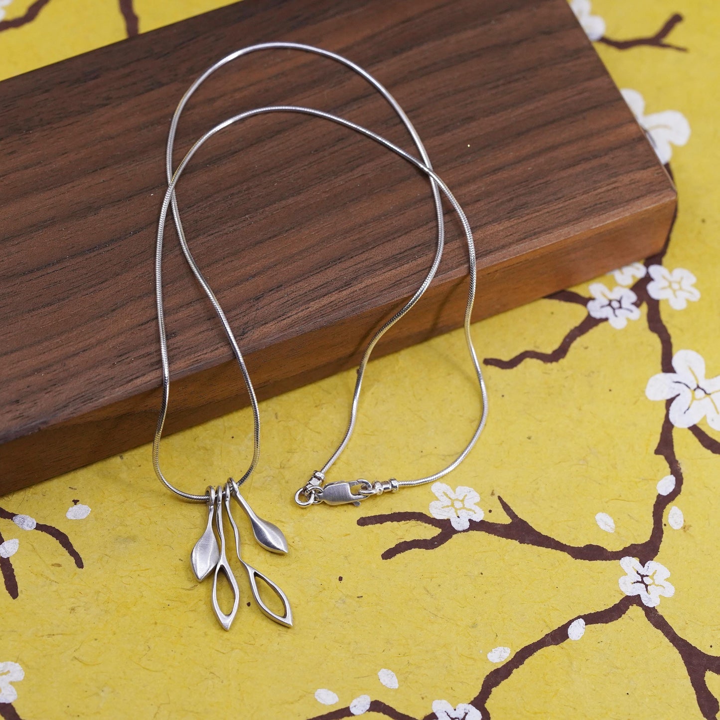 18” Vintage Sterling 925 silver snake chain necklace with fringe pendant