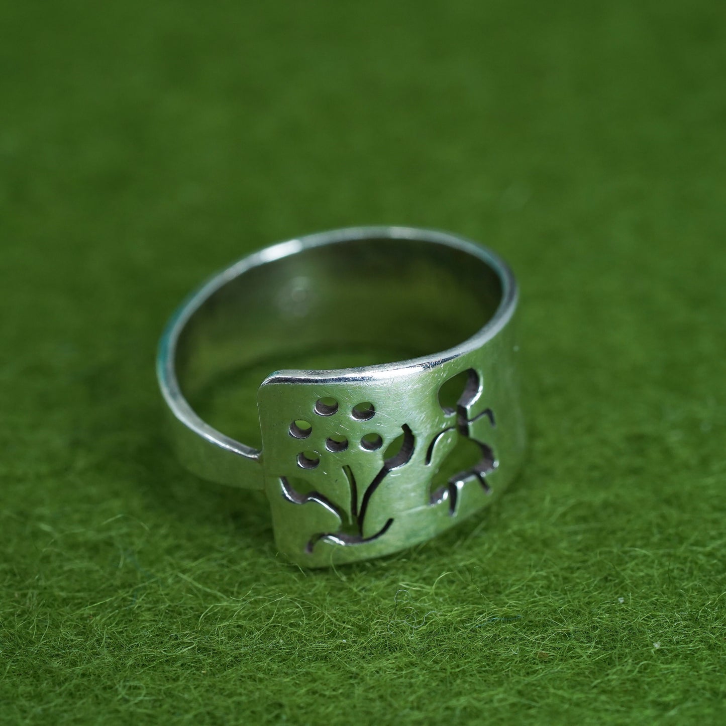 Size 6, sterling silver handmade ring, 800 band with flower and girl cut out
