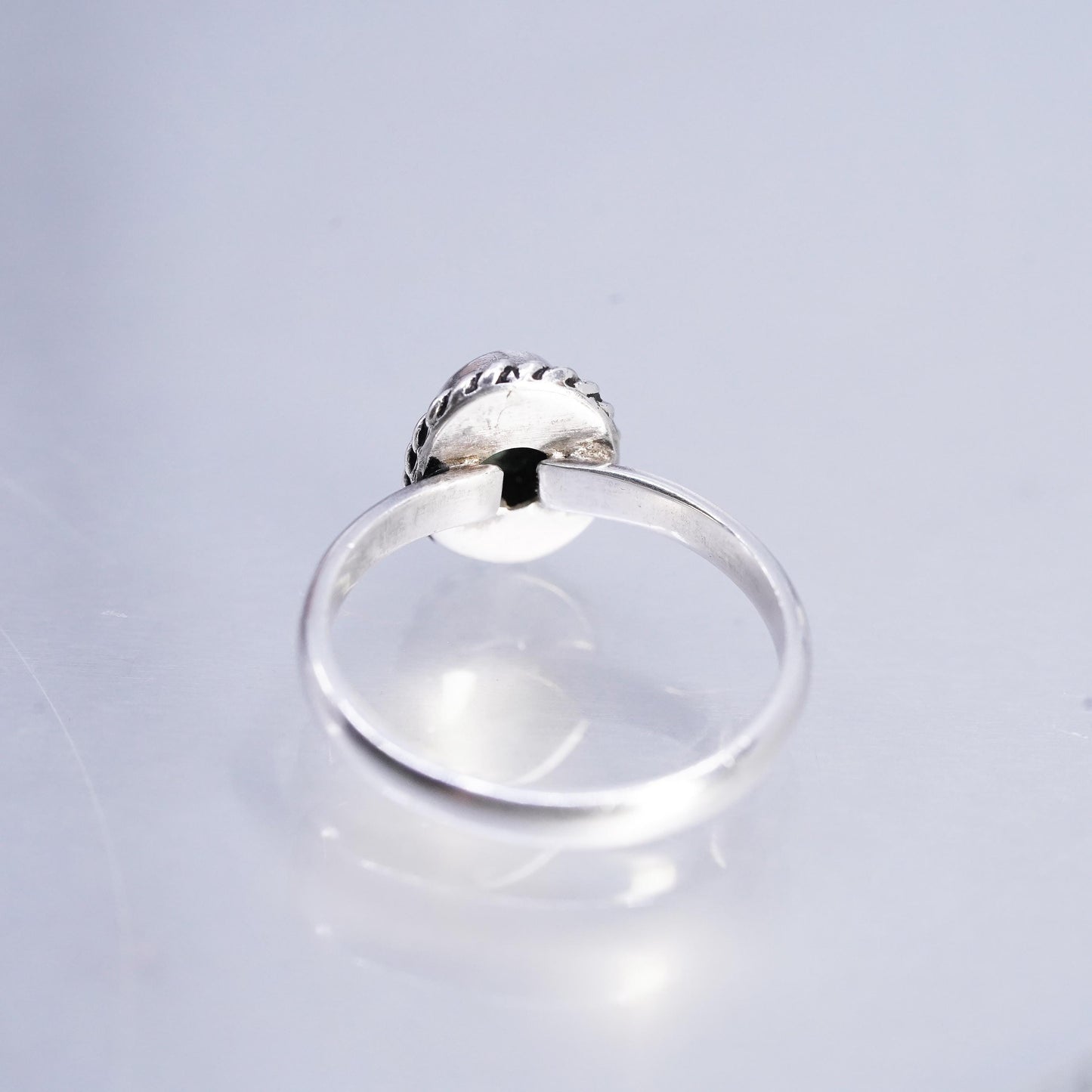 size 6, Vintage Sterling Silver Handmade Ring, 925 Stackable Band oval peridot