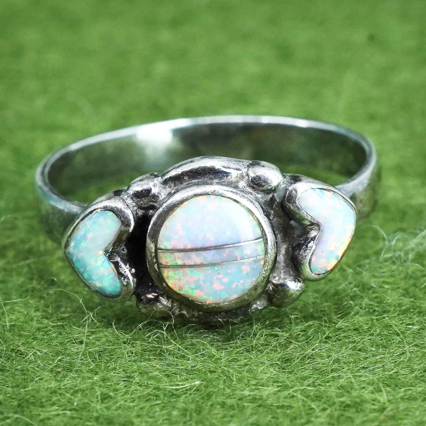 Size 8, Native American Zuni Sterling silver ring, 925 heart band fire opal