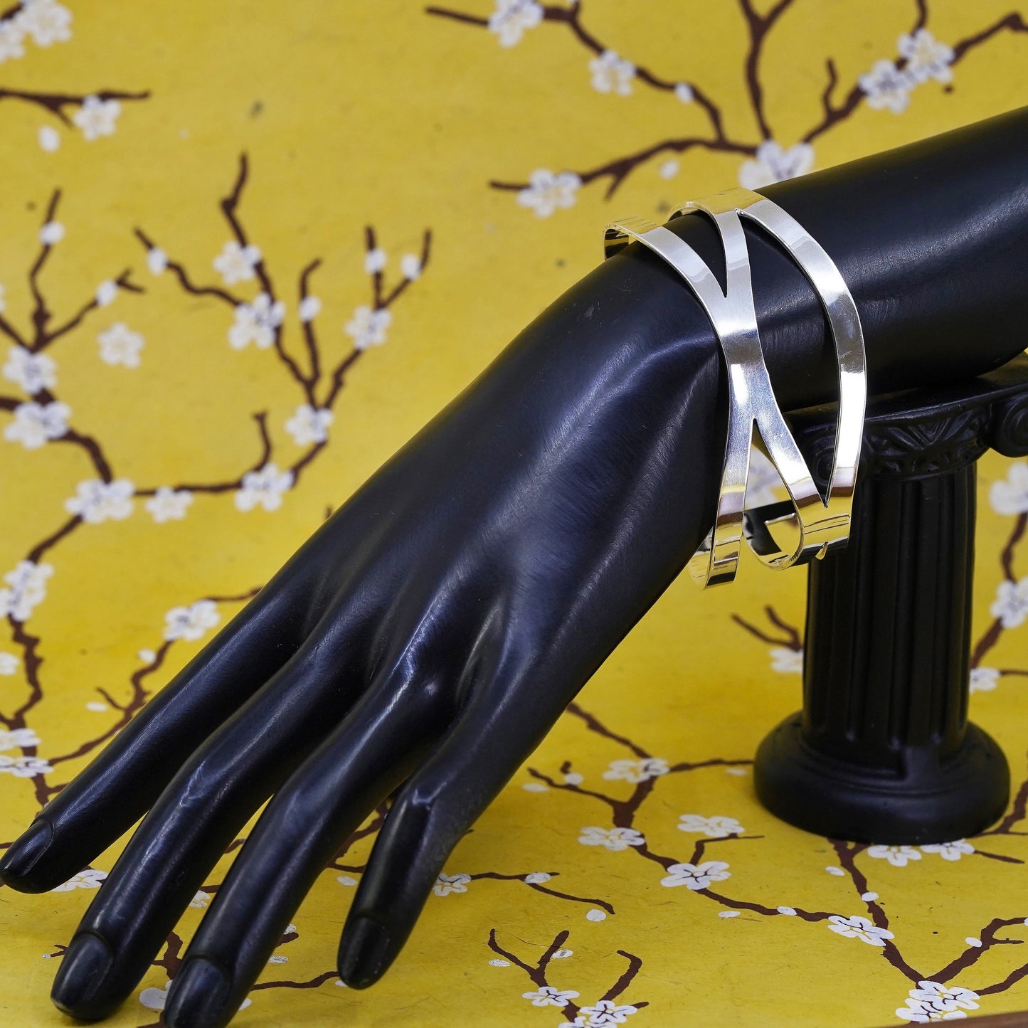 7", Vintage Mexican Sterling silver handmade bracelet, wavy 925 wide cuff