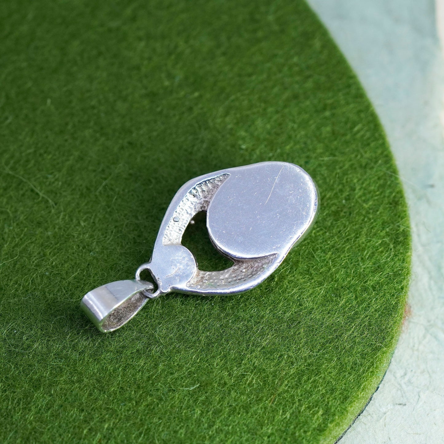 Vintage sterling silver handmade pendant, with oval Larimar