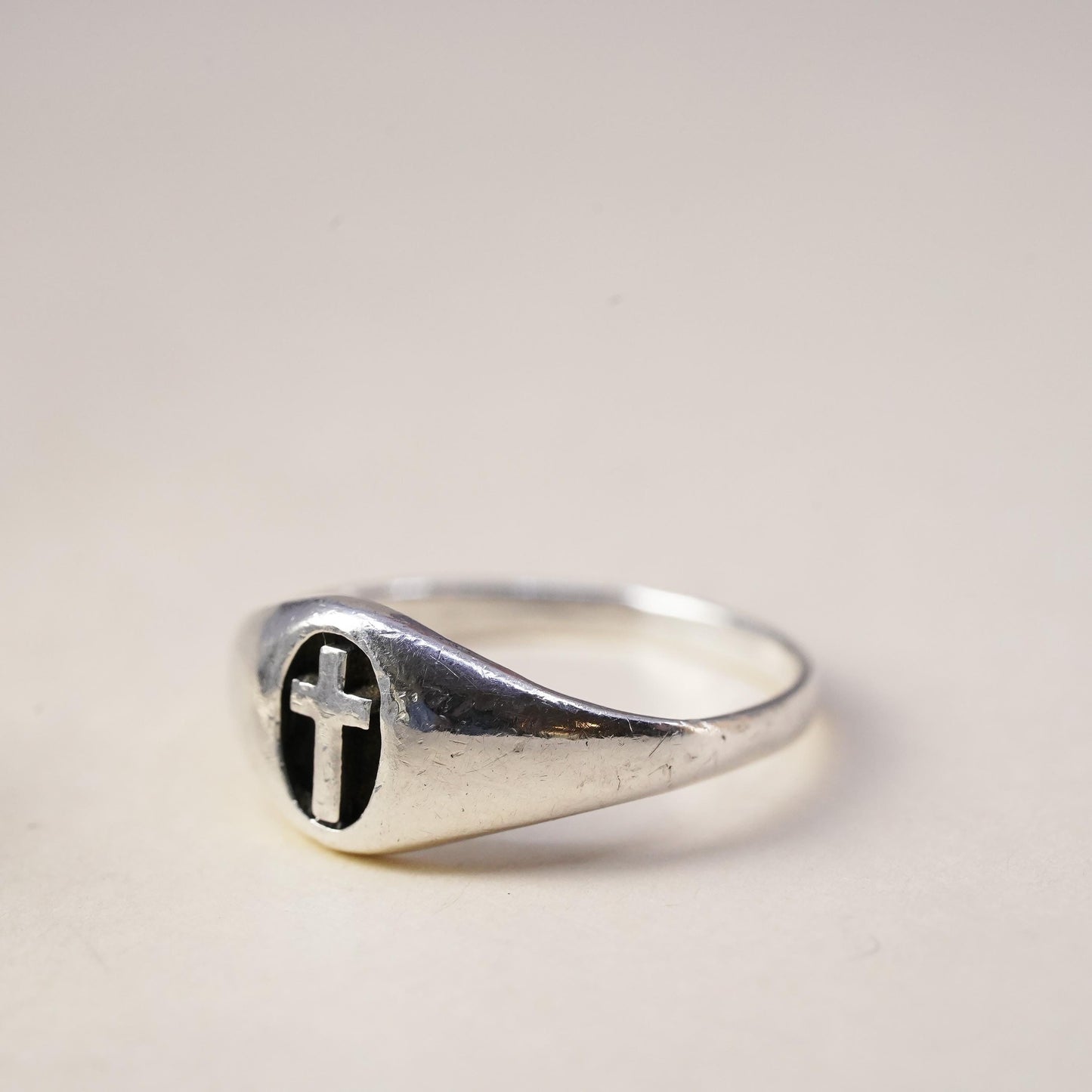 Size 8, Vintage Sterling silver handmade ring, stackable 925 cross band