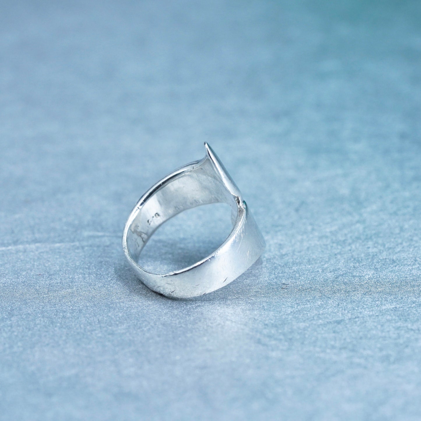 Size 5, vintage southwestern Sterling 925 silver handmade ring, wavy band