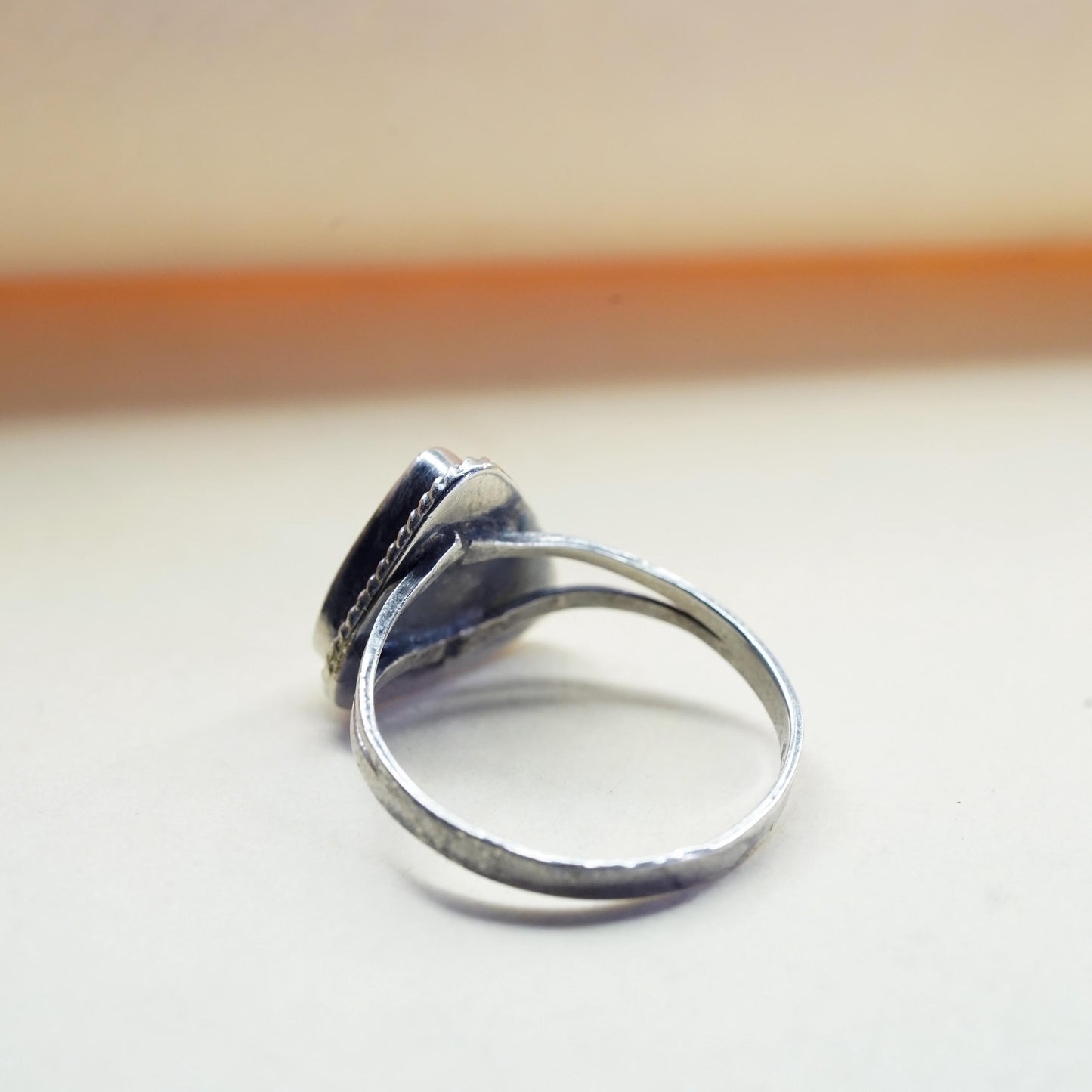 Size 6, Mexican Sterling 925 silver triangular ring with malachite and cable