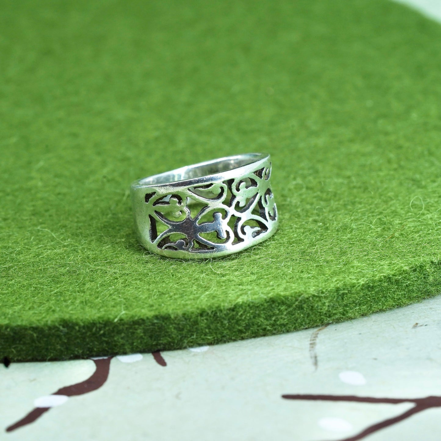 Size 3.25, vintage Sterling silver handmade ring, 925 wide band Filigree swirl