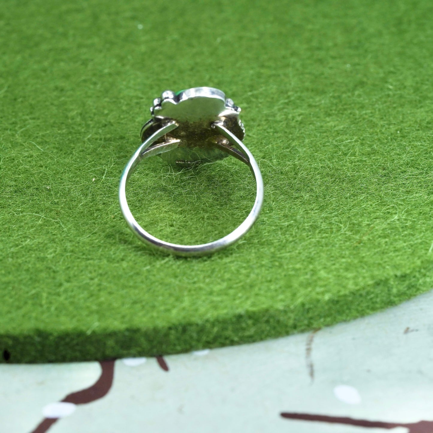 Size 7.5, sterling silver Native American 925 silver ring oval green tiger eye