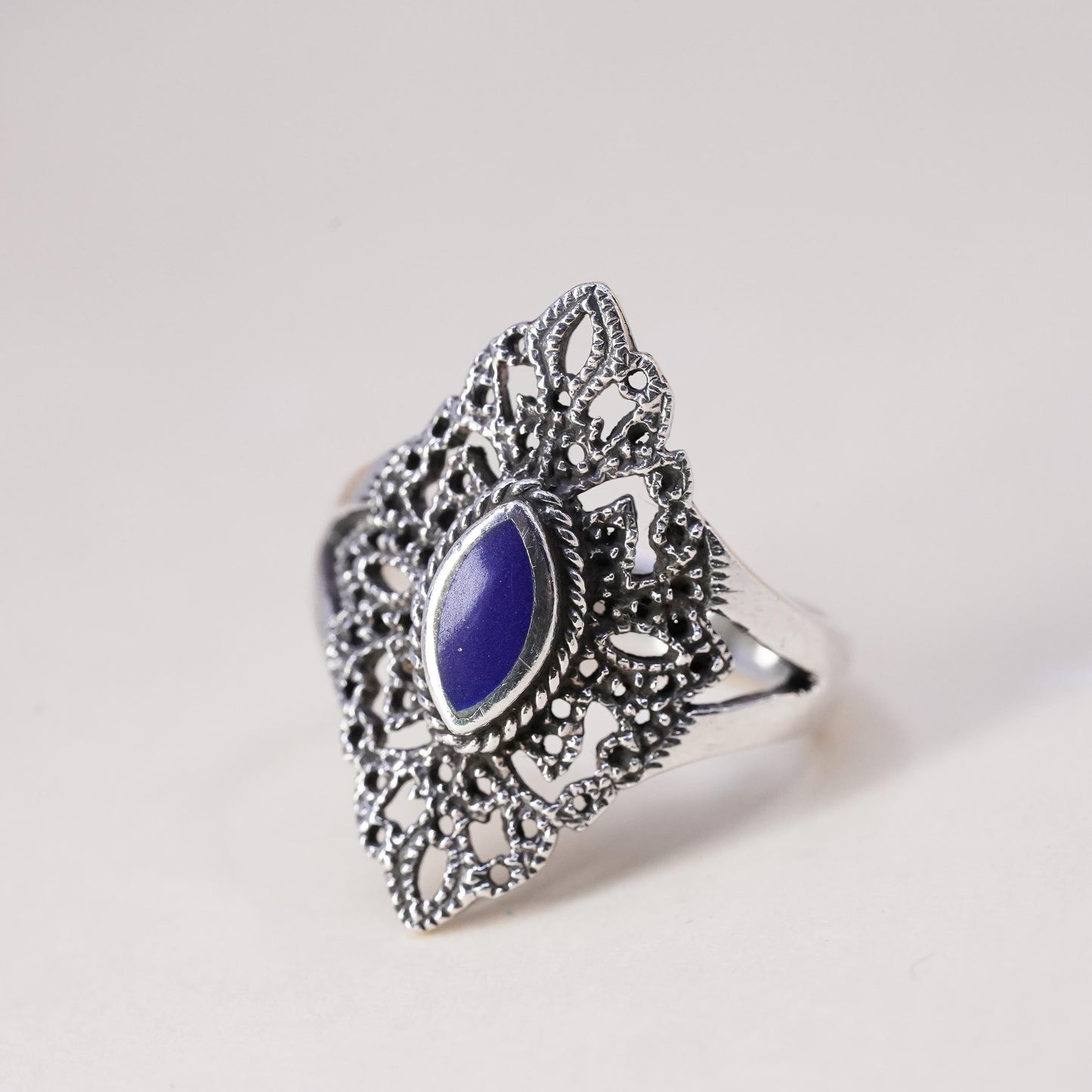 Size 8, Vintage sterling silver handmade ring, 925 band with onyx and filigree