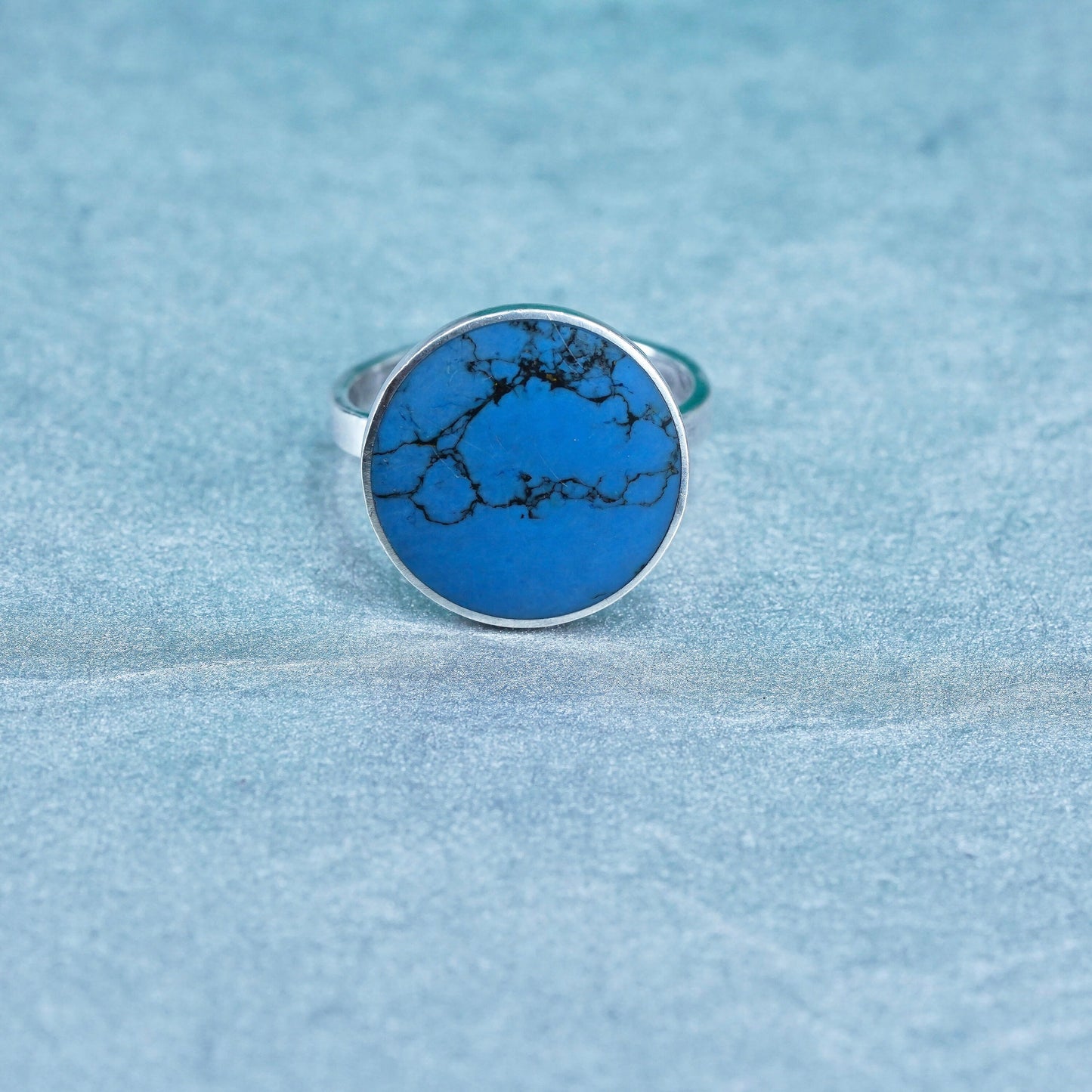 Size 7, southwestern Sterling 925 silver handmade ring with circle turquoise