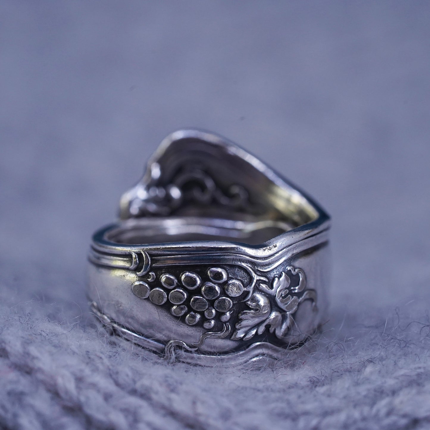 Size 4.5, vintage 1847 Roger’s Bros silver ring, 925 flower spoon wrap band
