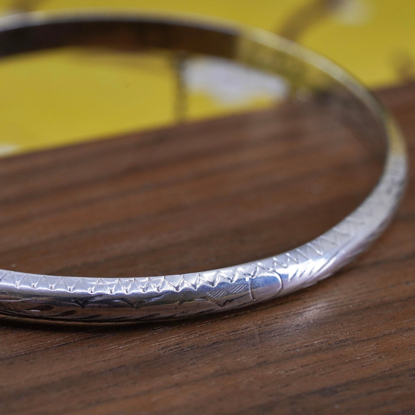 7.5", Sterling silver bracelet, textured 925 hinged bangle with secure chain