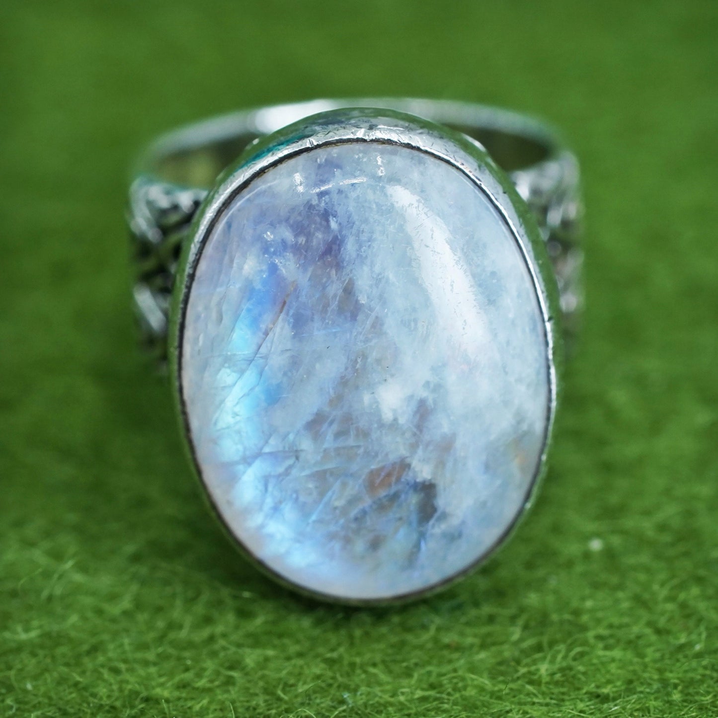 Size 6, vintage designer sterling silver ring, 925 band with oval moonstone