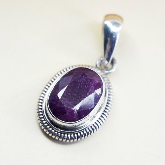 Vintage Sterling 925 silver handmade pendant with Indian ruby and cable around