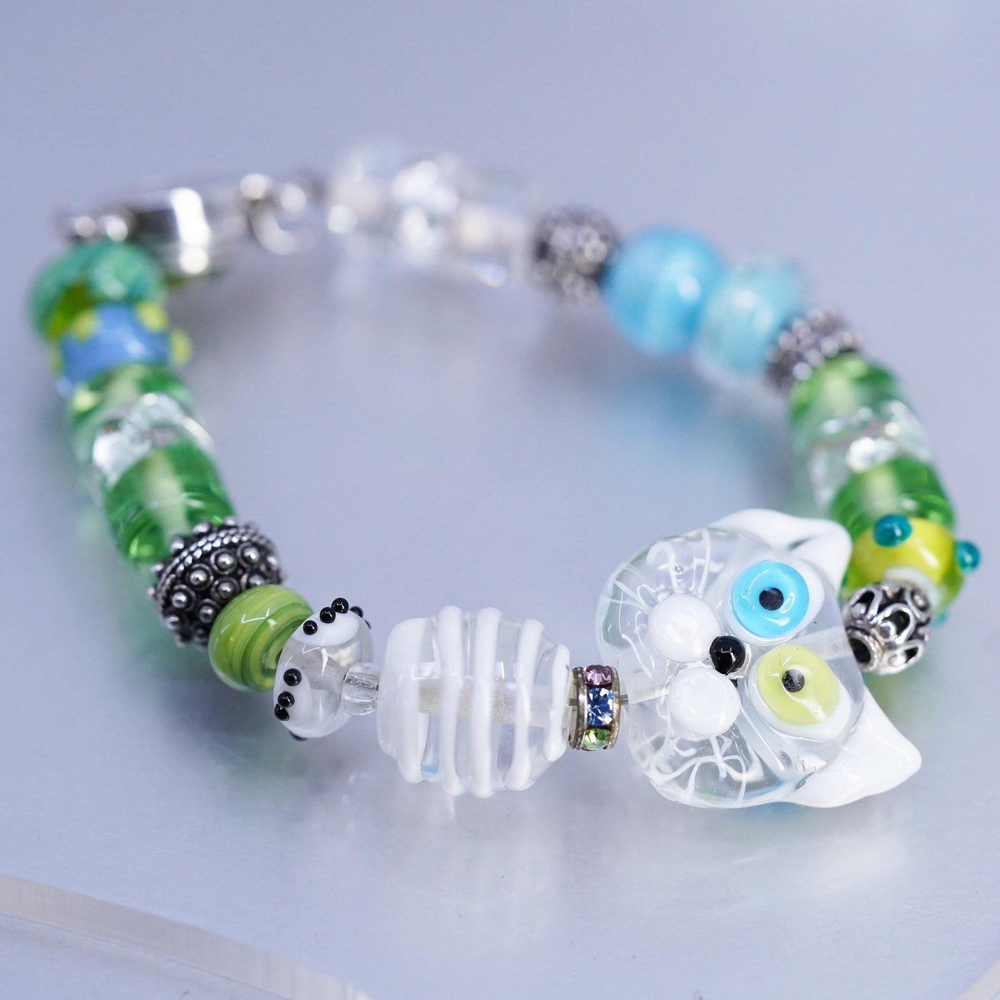 6.25", Mexico Sterling 925 Silver bracelet artisan green glass beads cat face