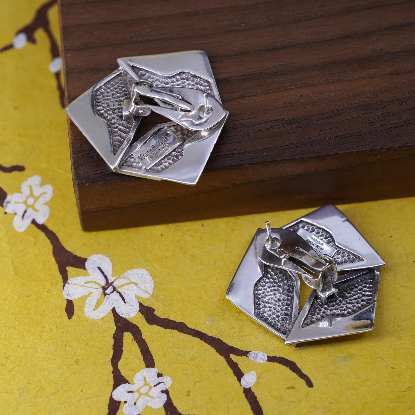 Vintage New York Kenneth Cole textured Sterling 925 Silver Studs Earrings